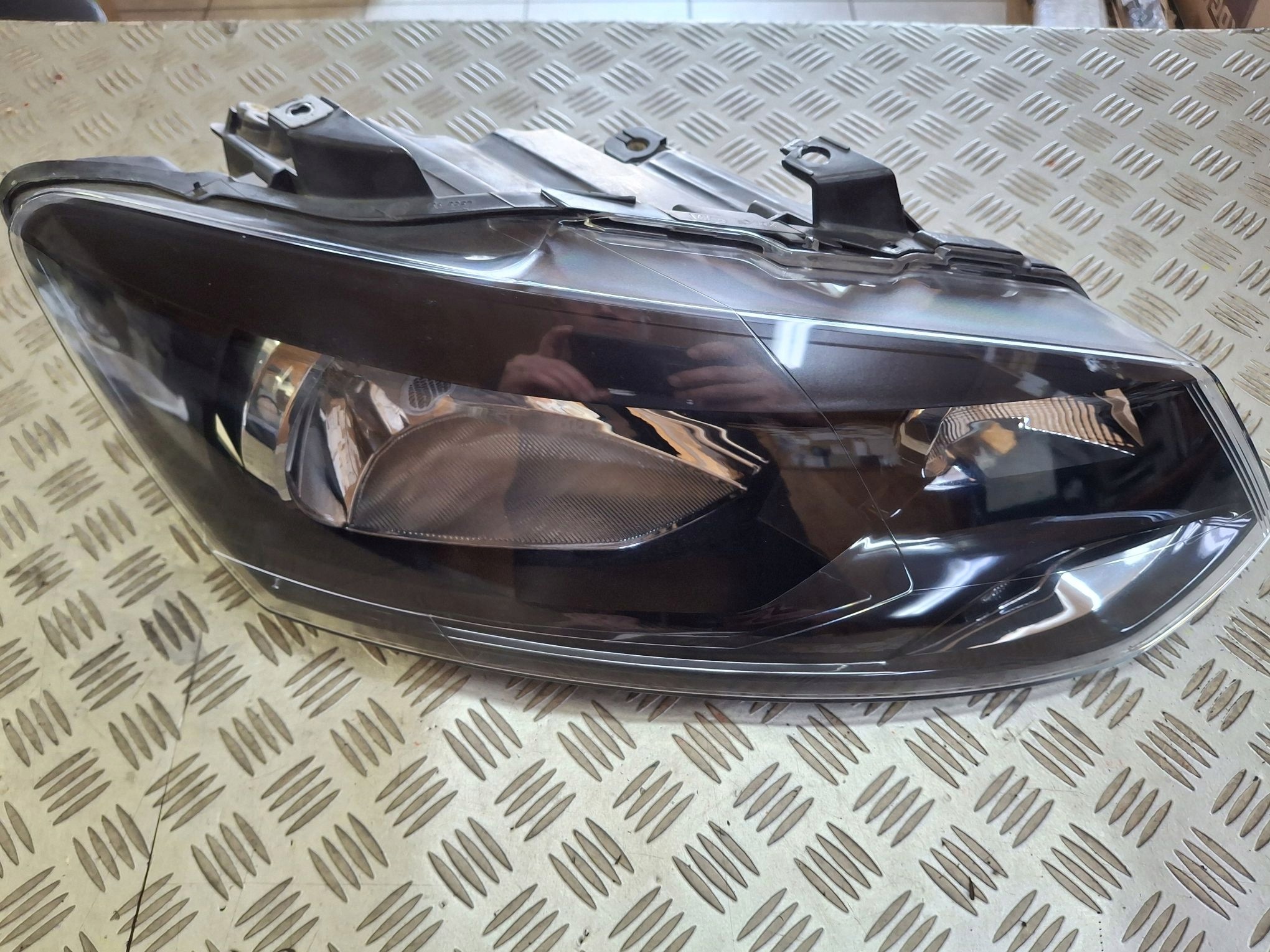 light front right VW POLO V 6R0 VALEO 2009R->