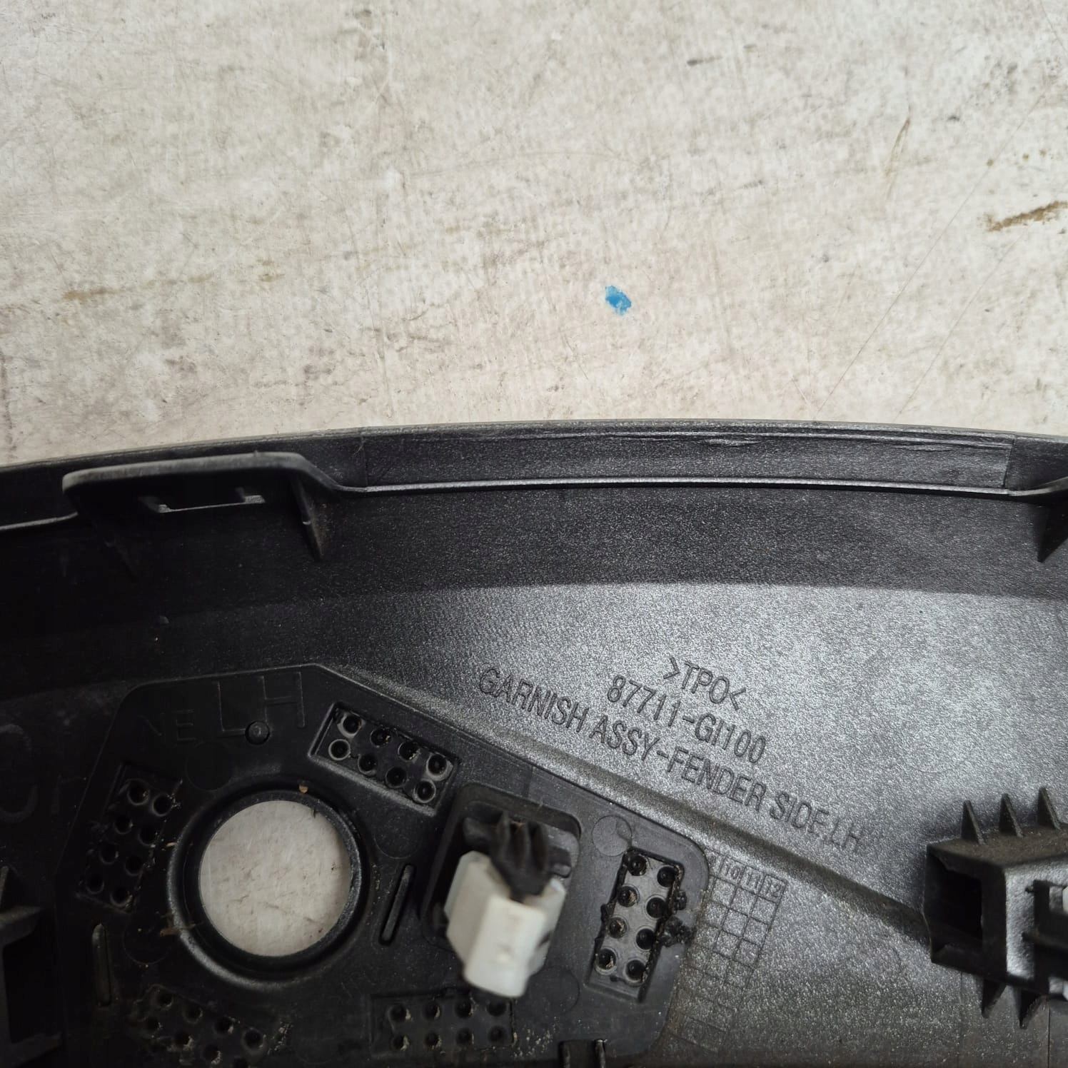 HYUNDAI IONIQ V 5 21- moulding for fender left front front 87711-GI100