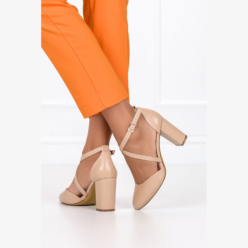 CZÓŁENKA NA STABILNYM OBCASIE SŁUPKU WKŁADKA SKÓRA Marka Sergio Leone