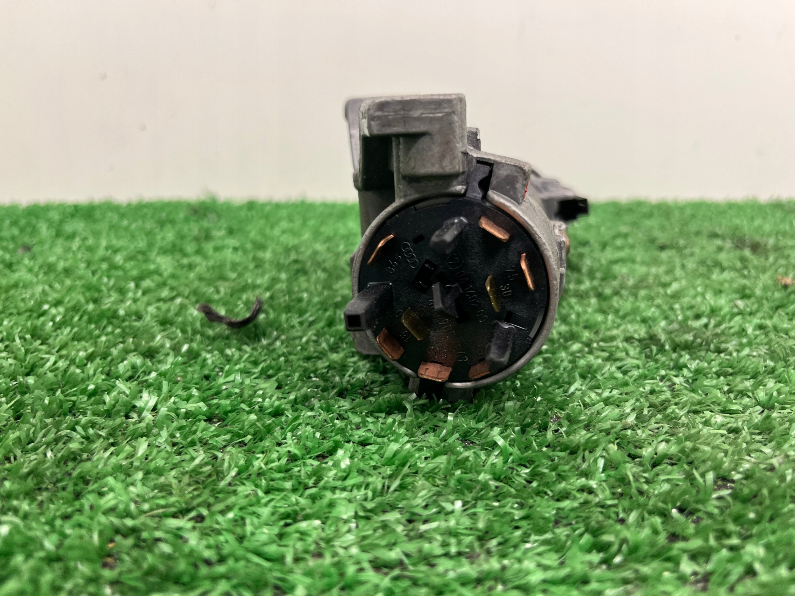 ignition Z KLUCZYKIEM AUDI A4 B7 4B0905851