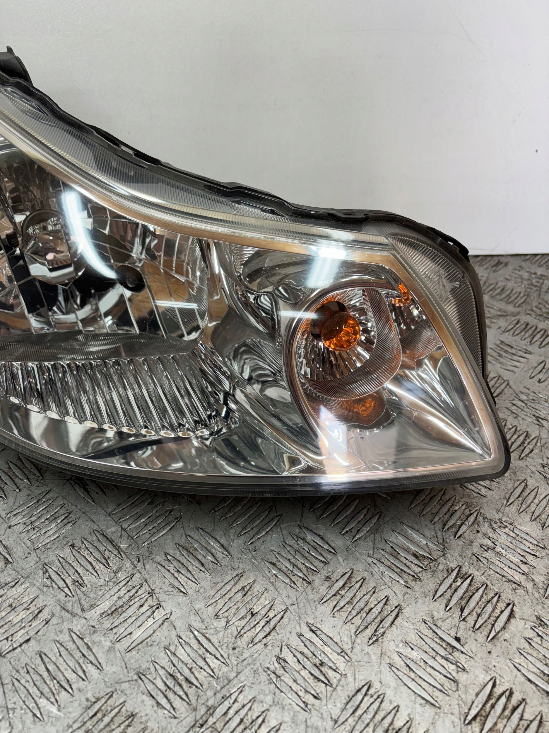 REFLEKTOR light right FIAT SEDICI SUZUKI SX4
