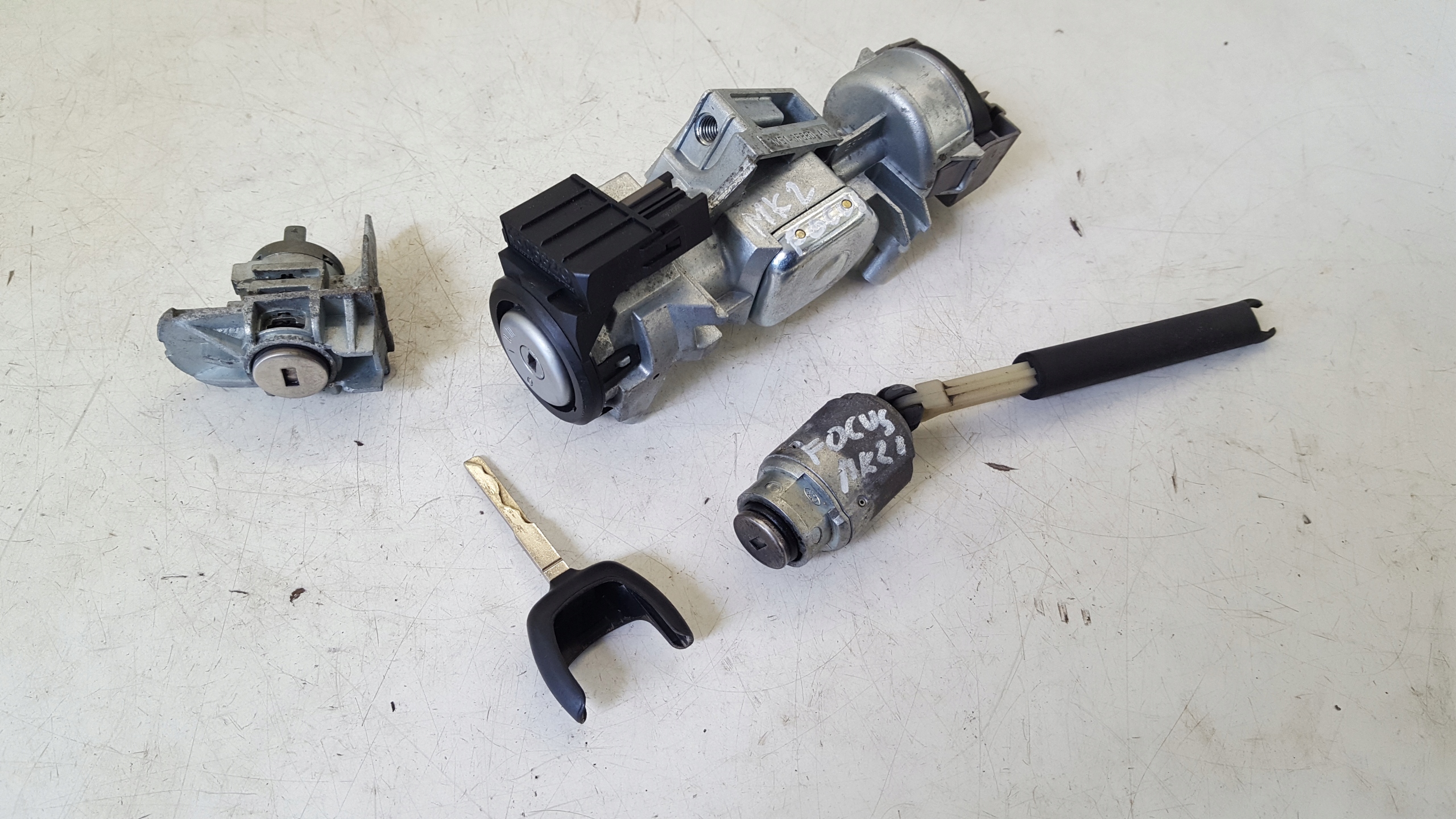 Ключ зажигания вставки 3m513f80ac для Ford Focus MK2