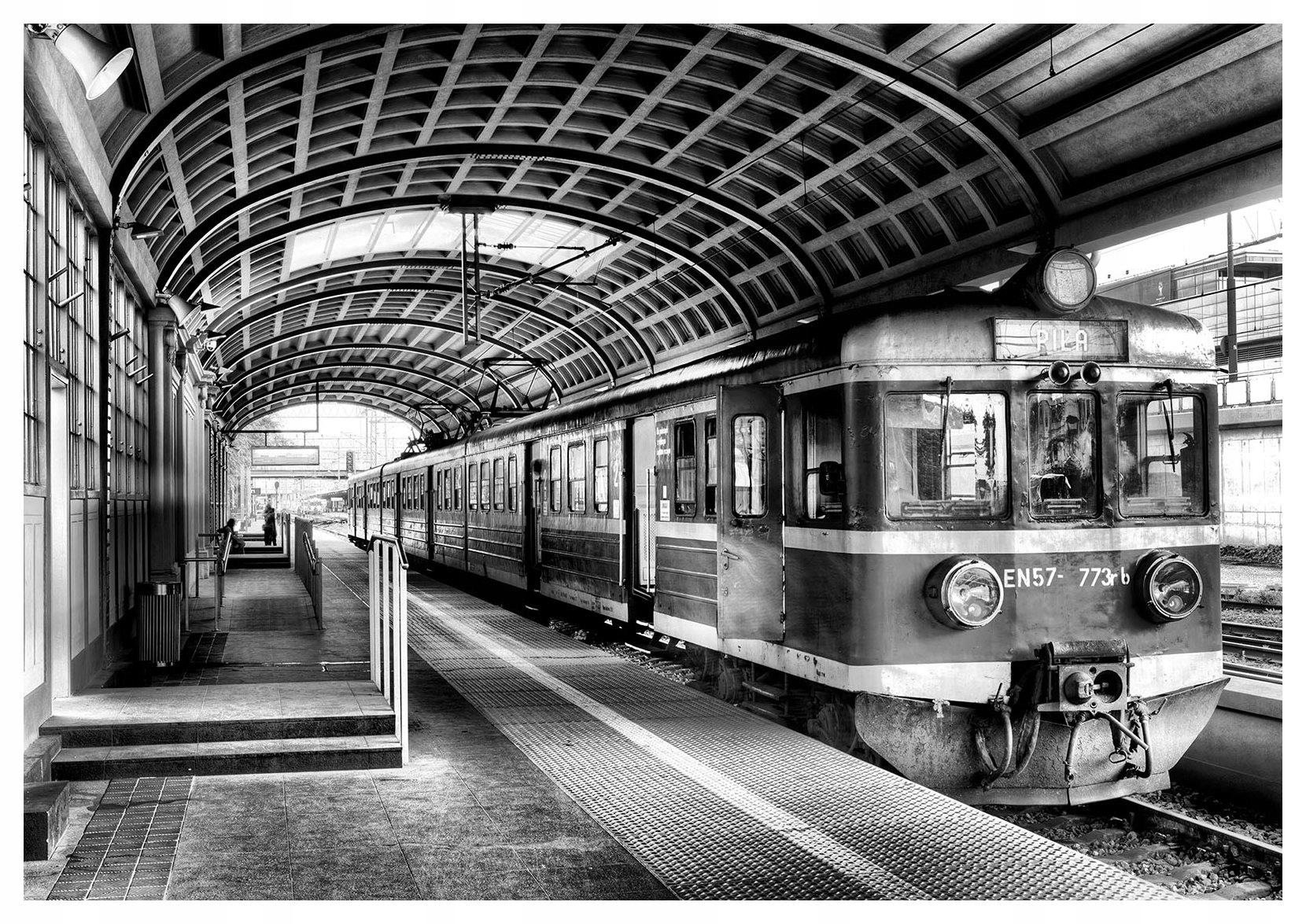 Vliesová fototapeta Vlak EN57 nástupište železničnej stanice 312x219 lepidlo