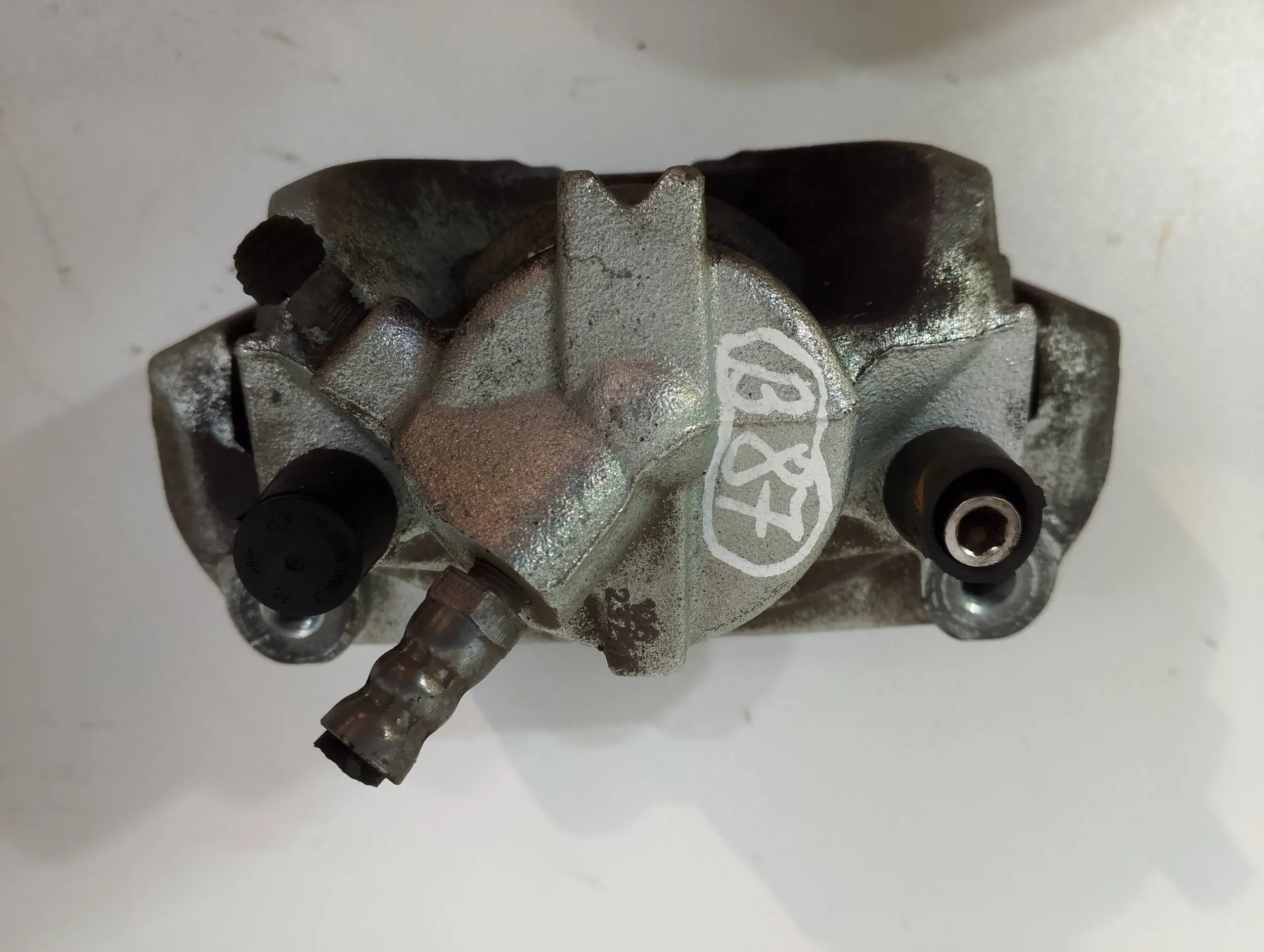 Nissan Juke II F16 caliper front left 863 (B87)
