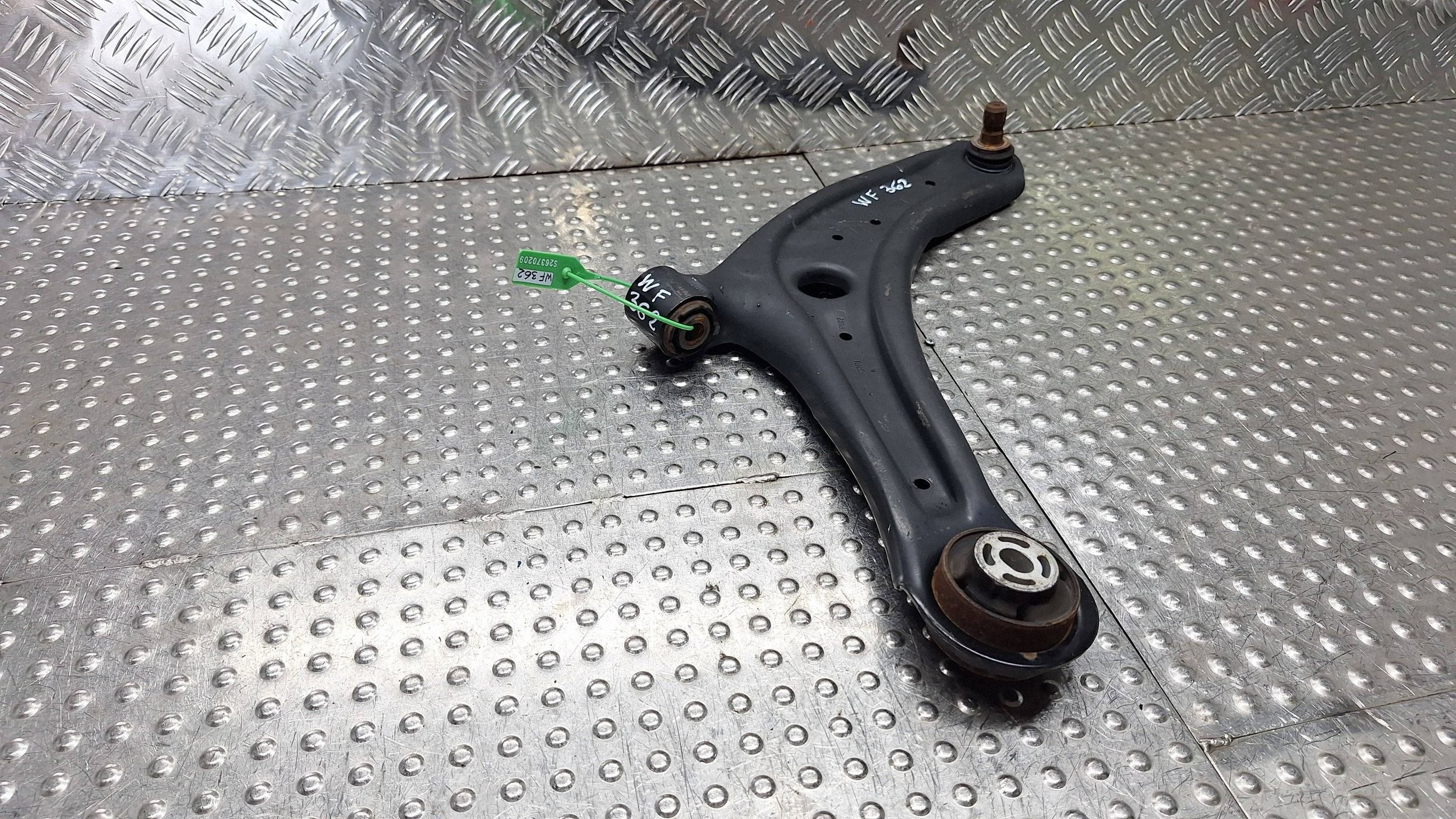 arm right front H1BC-3042-AF FORD FIESTA MK8