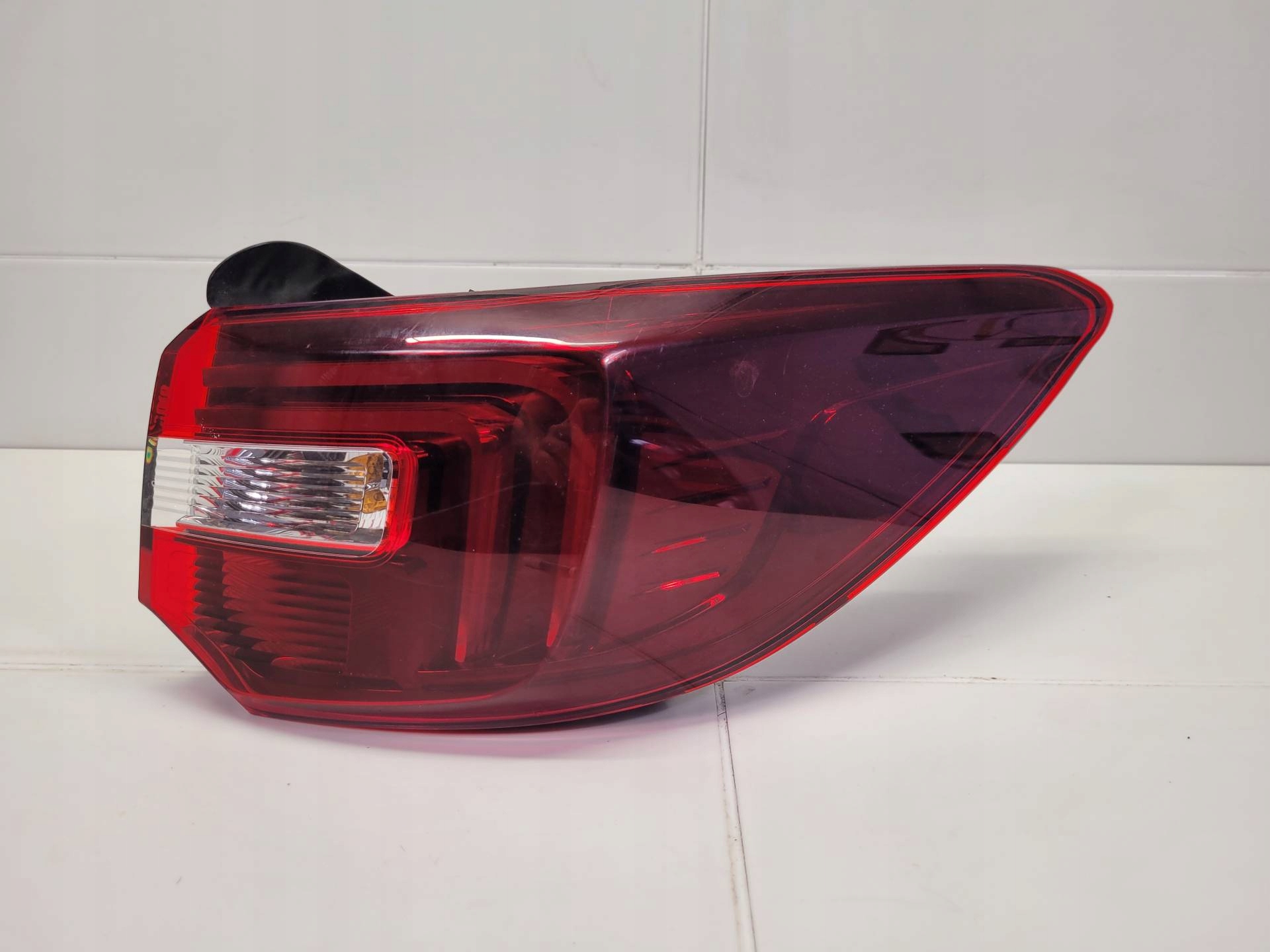 light rear right side Opel Grandland X 2019 81660201