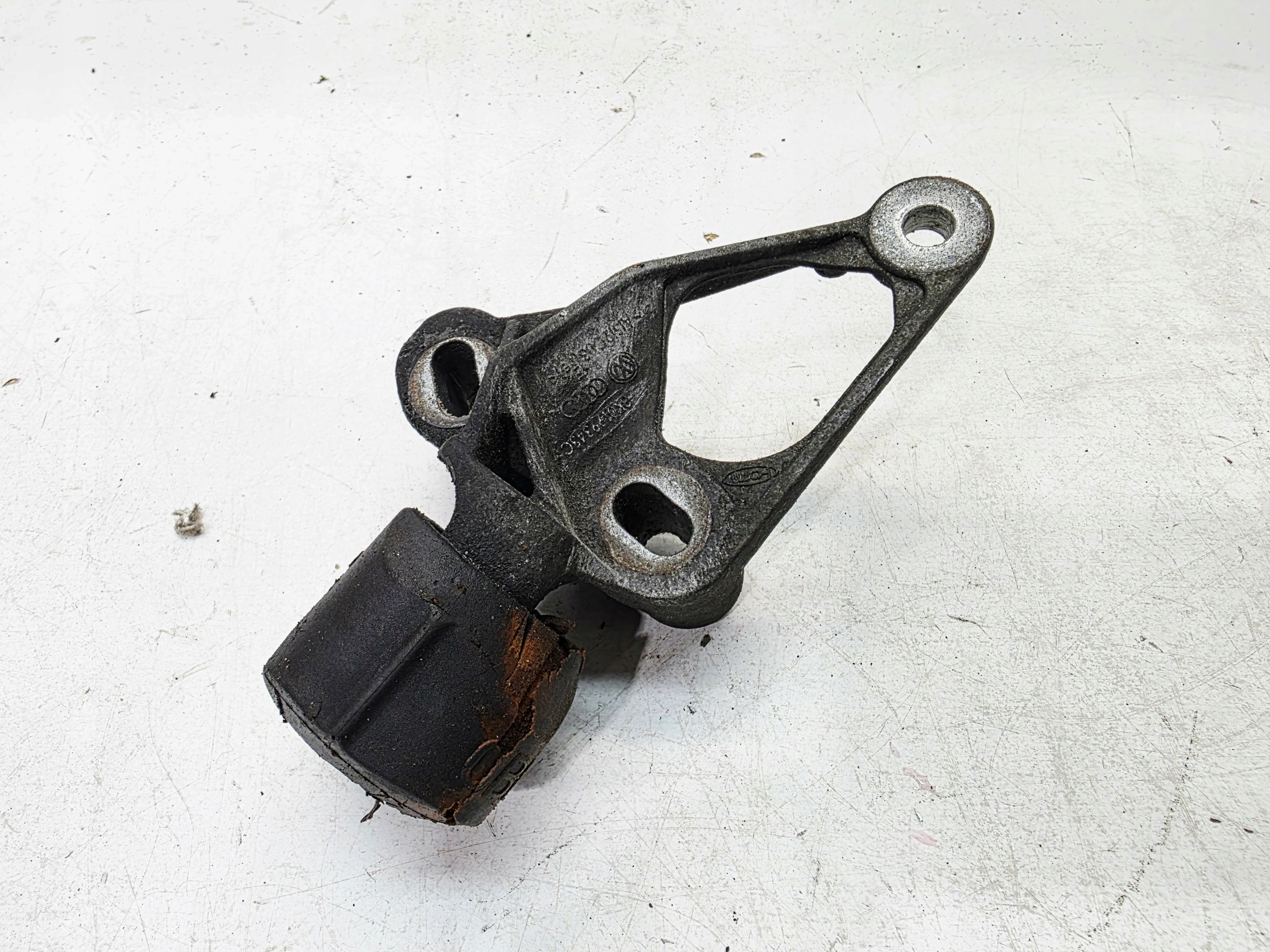 airbag engine mount front AUDI A4 B8 A5 8T 2.0 TDI 8K0199343C