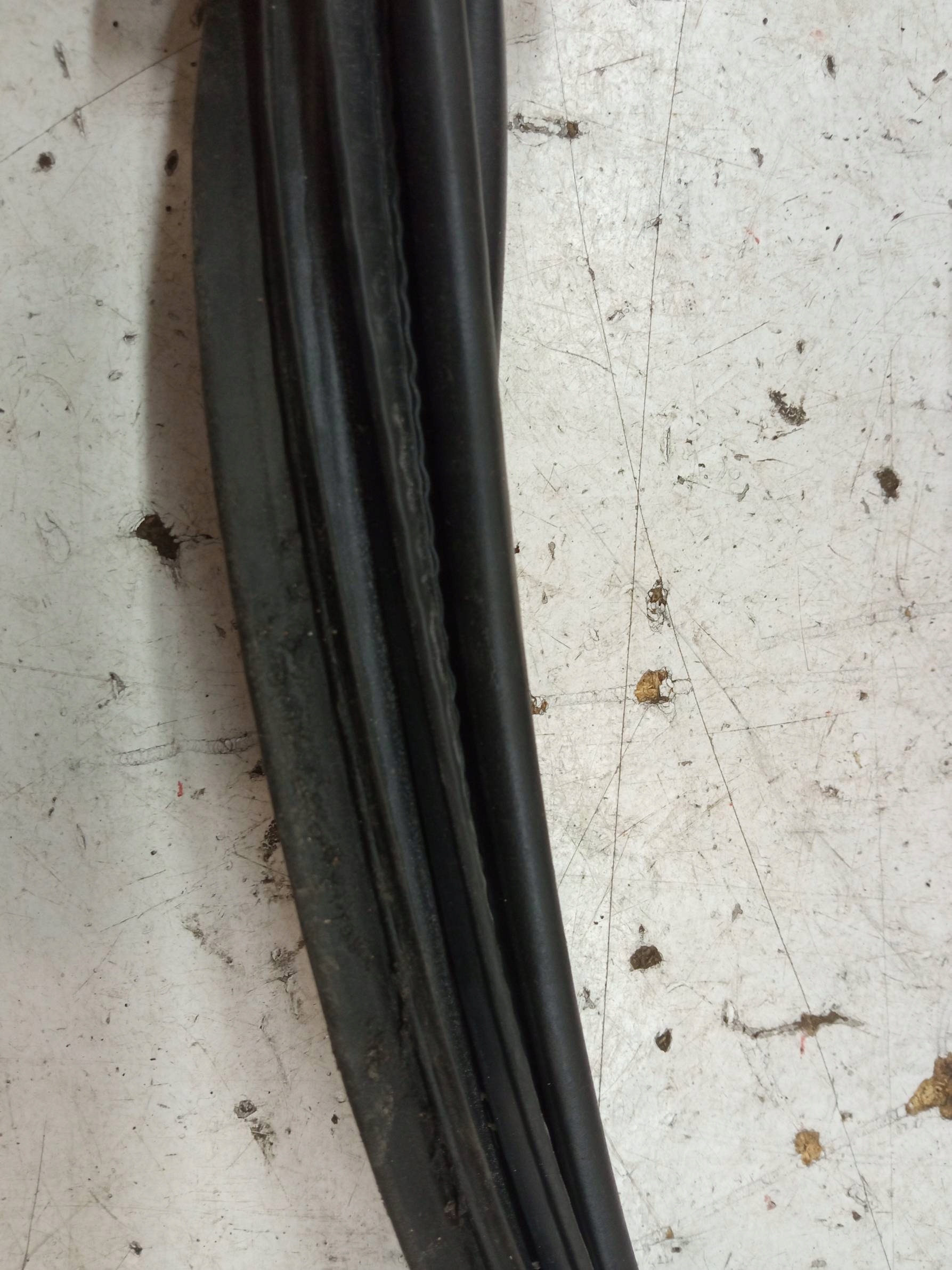 gasket bonnet boot bodywork 3D Toyota Yaris III (2011-)