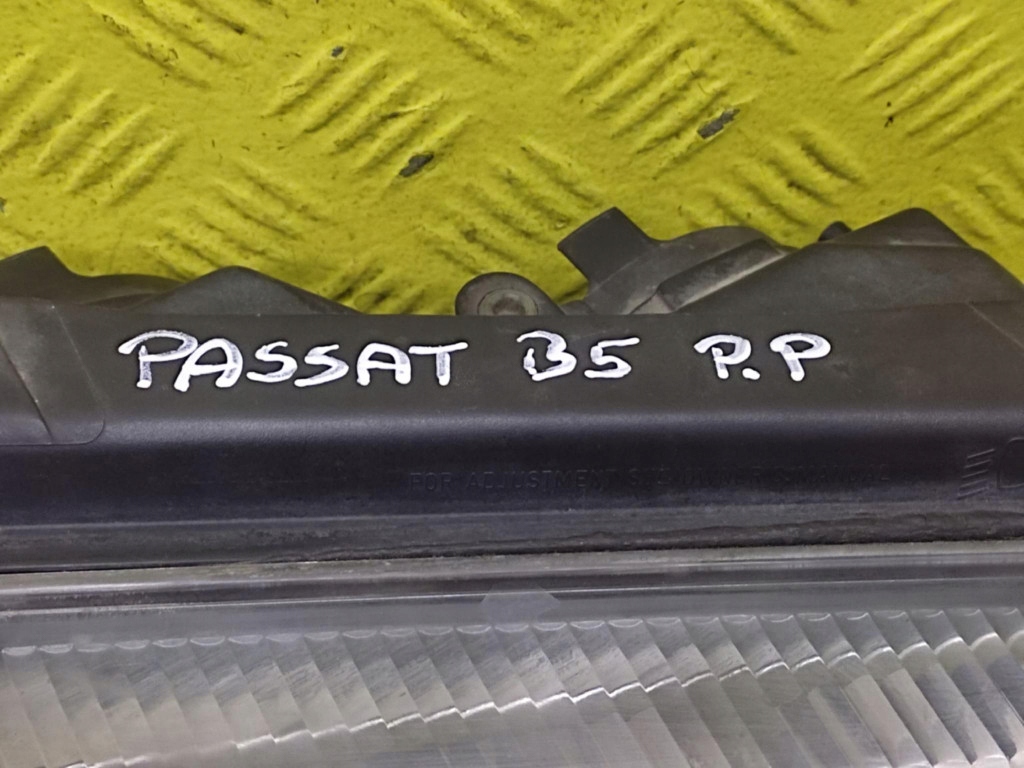 VW PASSAT B5 REFLEKTOR light right front