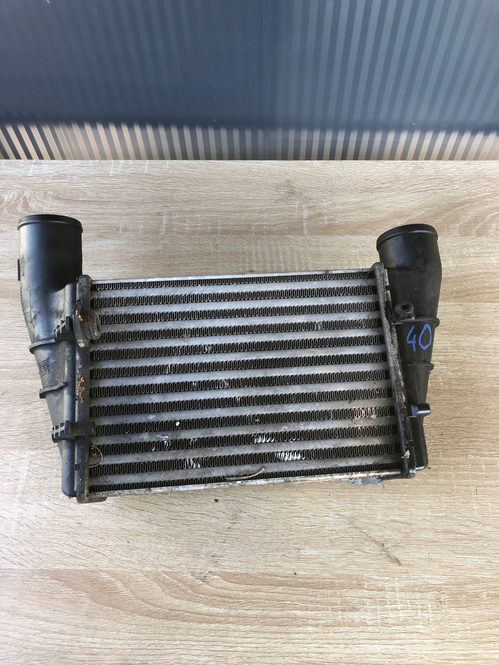 radiatore intercooler Destra AUDI 058145805A