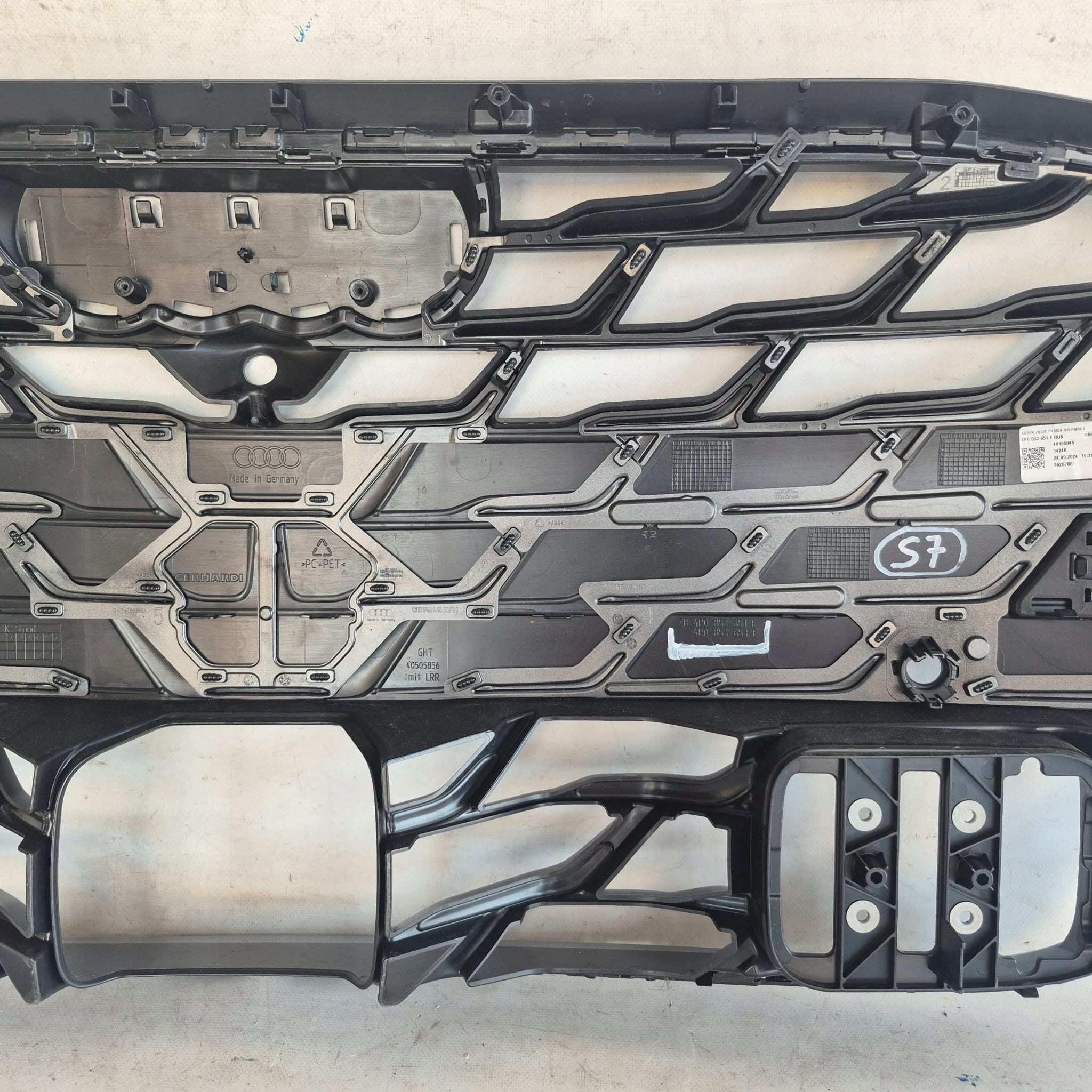 AUDI A7 S7 4P0 25- grill grille radiator 4P0853651E