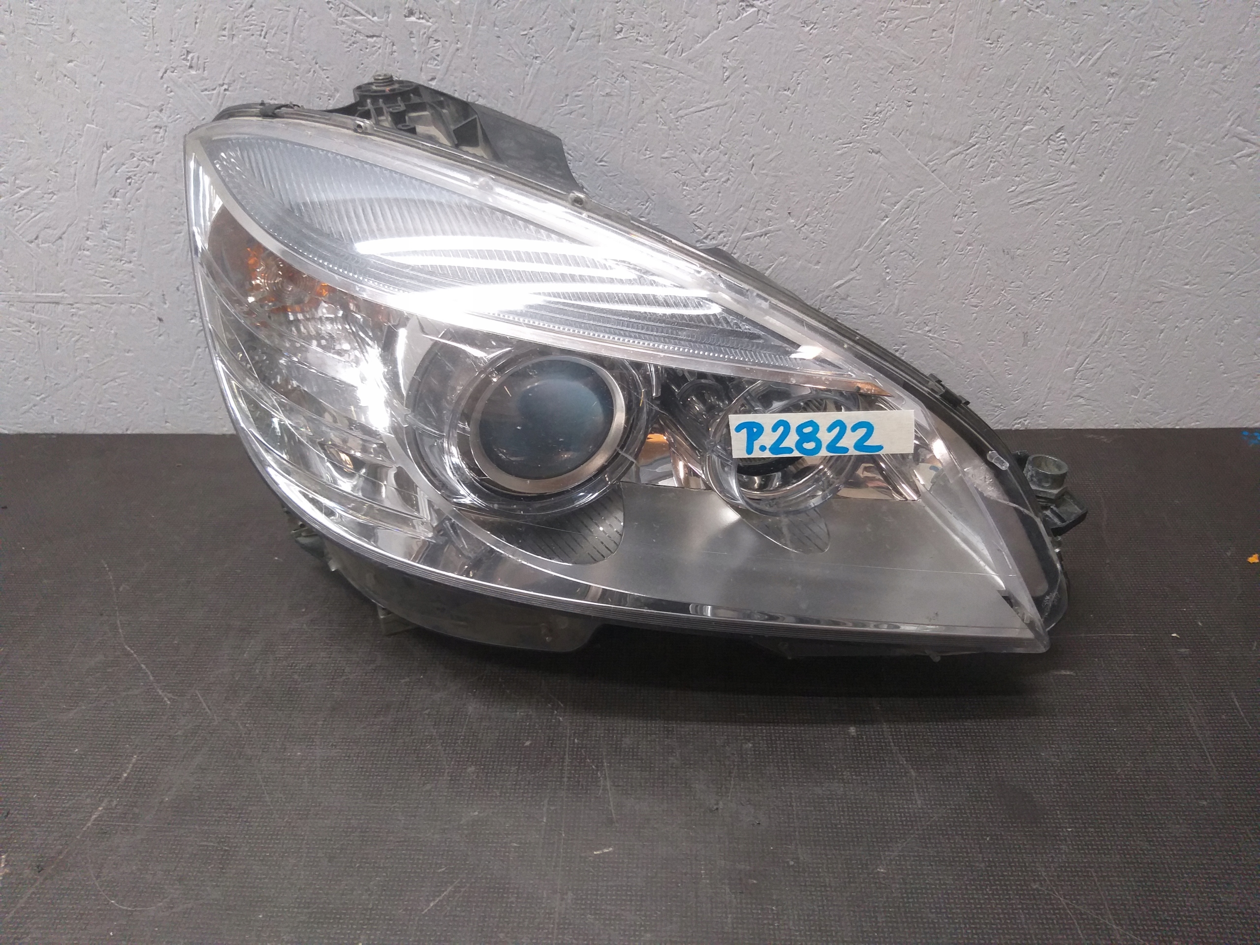 light lights front MERCEDES C KLASA W204 07-10 XENON