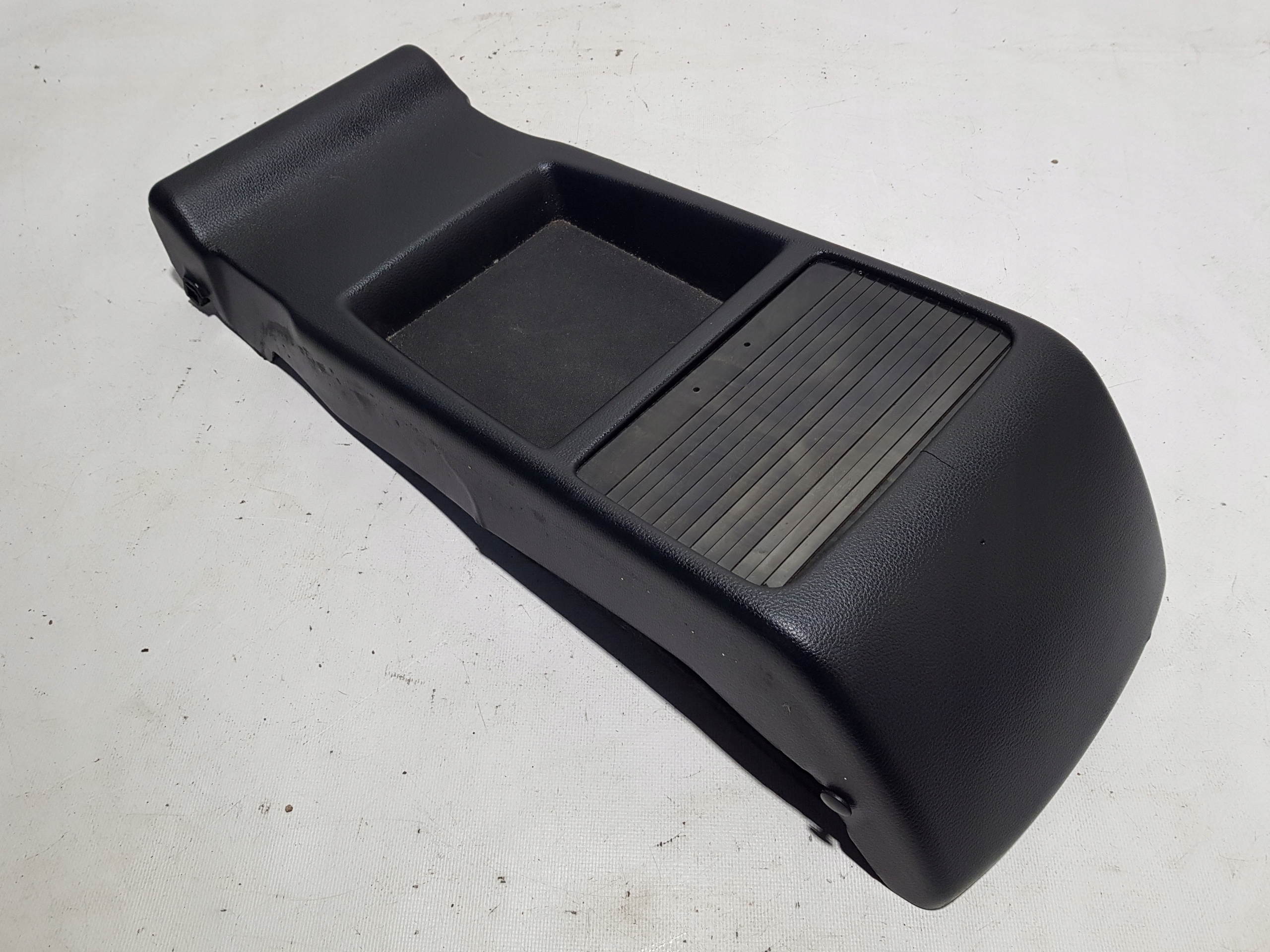 Handschuhfach KANAPY heck TUNEL mitte MERCEDES W207 COUPE 2078400174