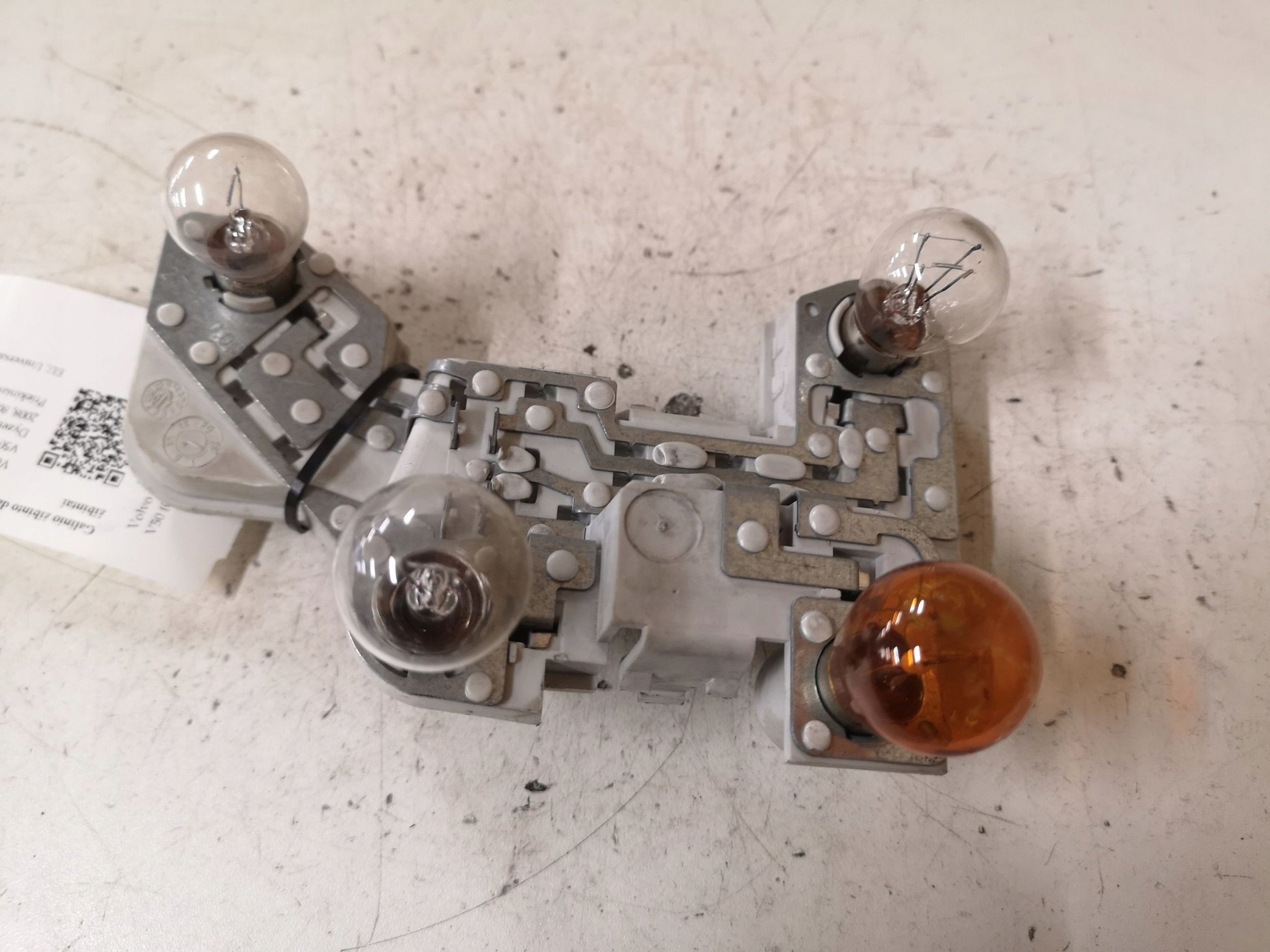Wkład lampy tylnej tył oprawa żaróki Volvo V50 2008 Lewy