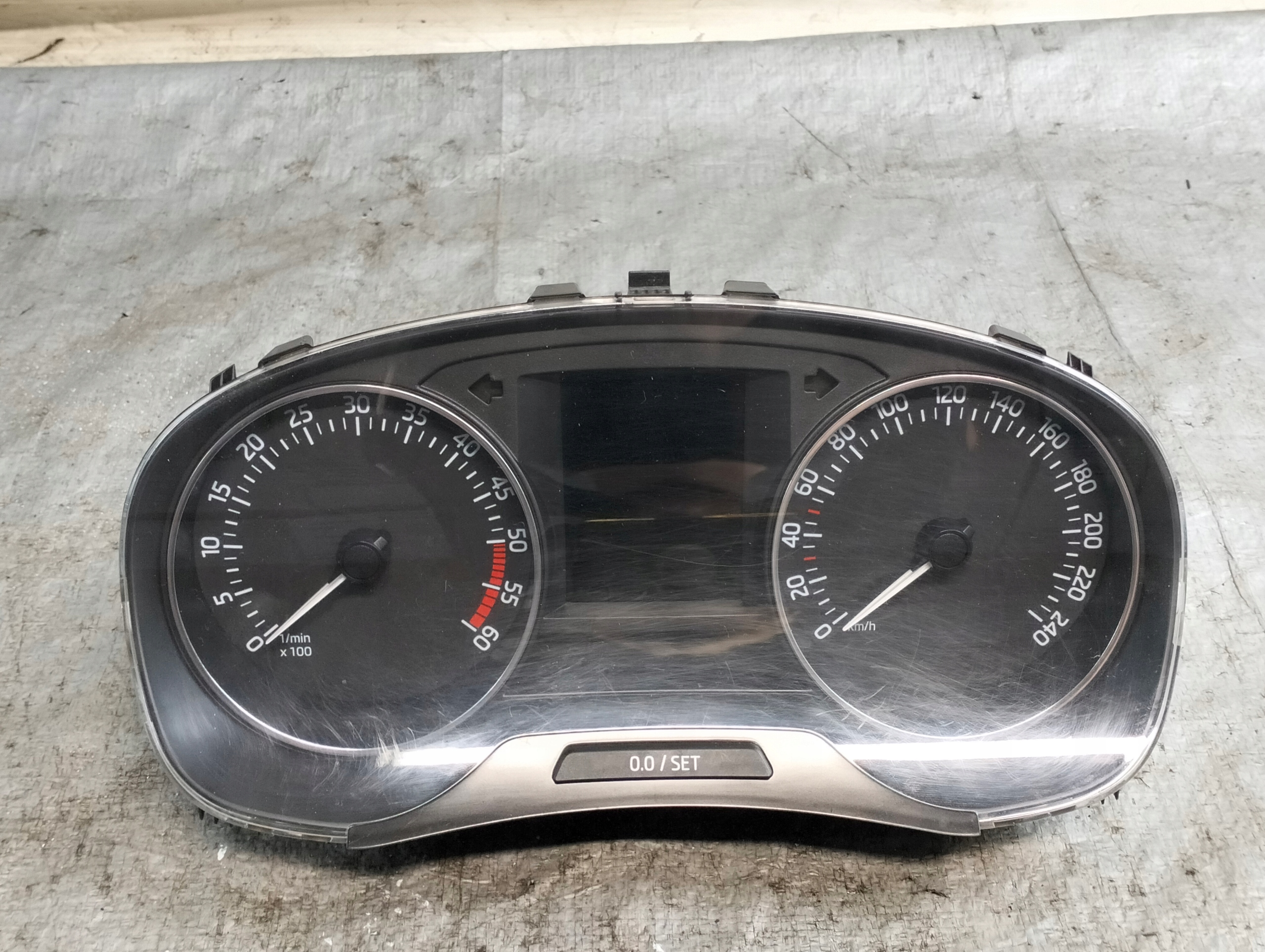 dials dials SKODA RAPID 1.4 D 2015r OE 5JA920701