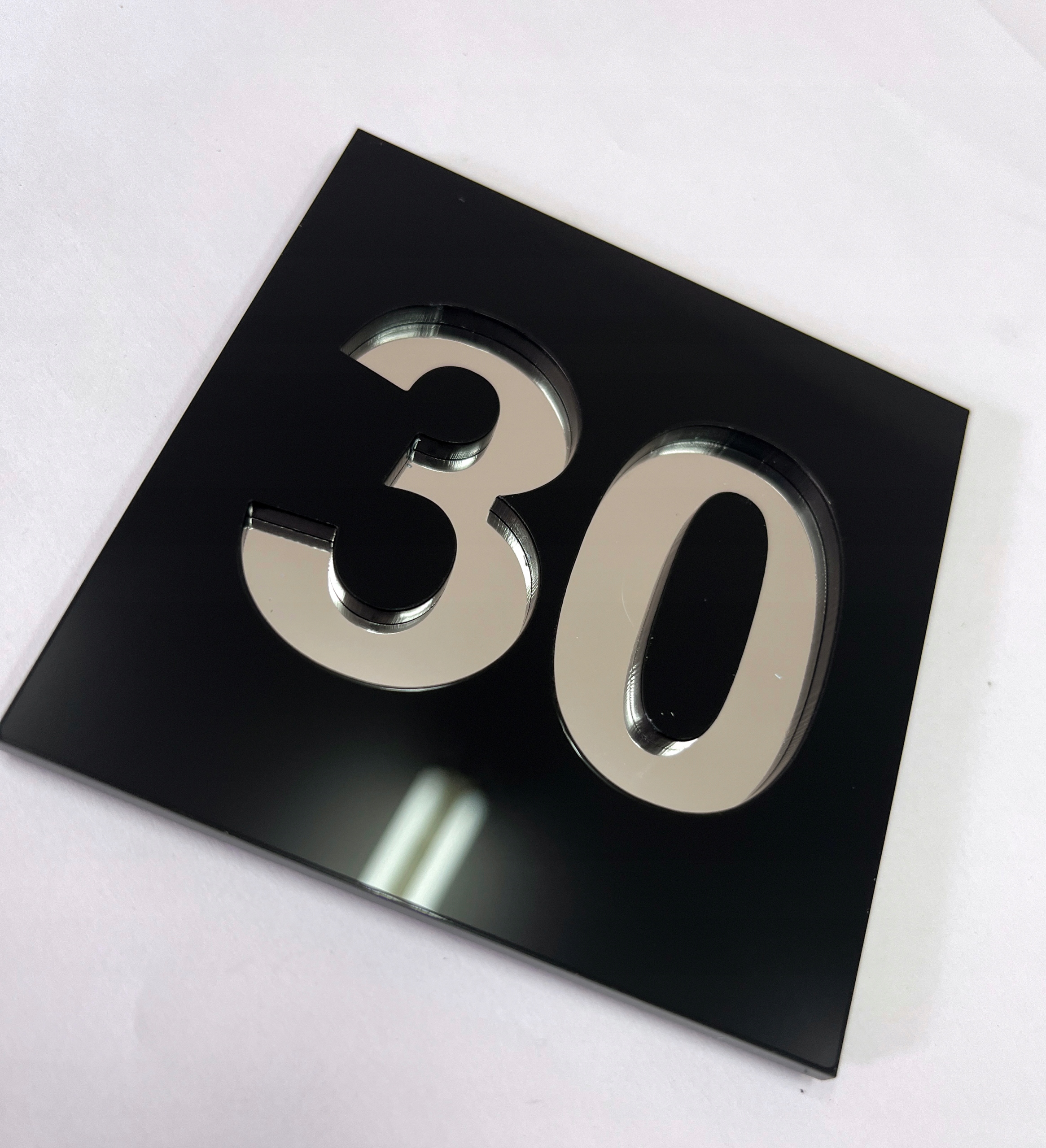 Numerek na drzwi, 8 x 8 cm - efekt lustra Kod producenta NND66