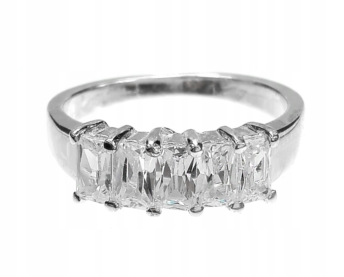 

Pierścionek srebrny z cyrkoniami