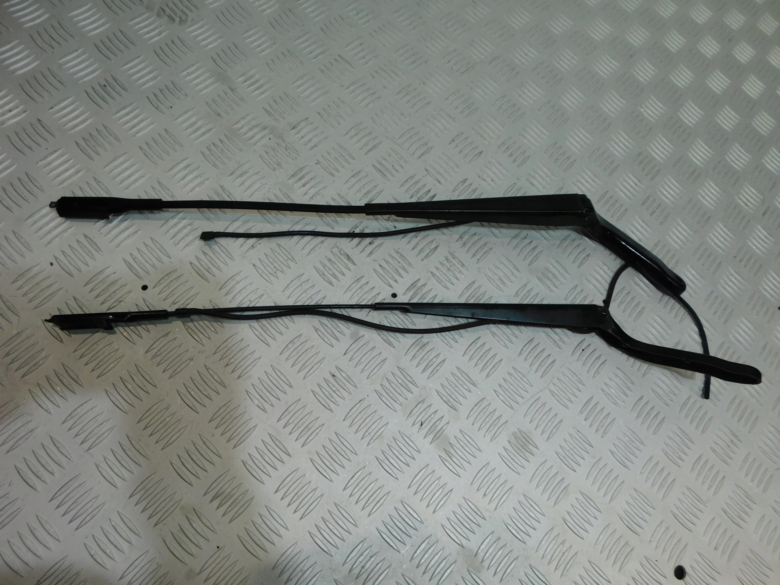 Mercedes Sprinter 906 VW Crafter wiper arm EUROPA