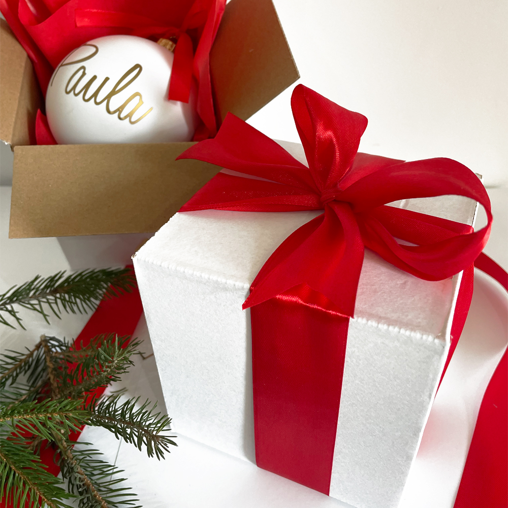 BOMBKA WESOŁYCH ŚWIĄT z imieniem niebieska święta Marka Springos