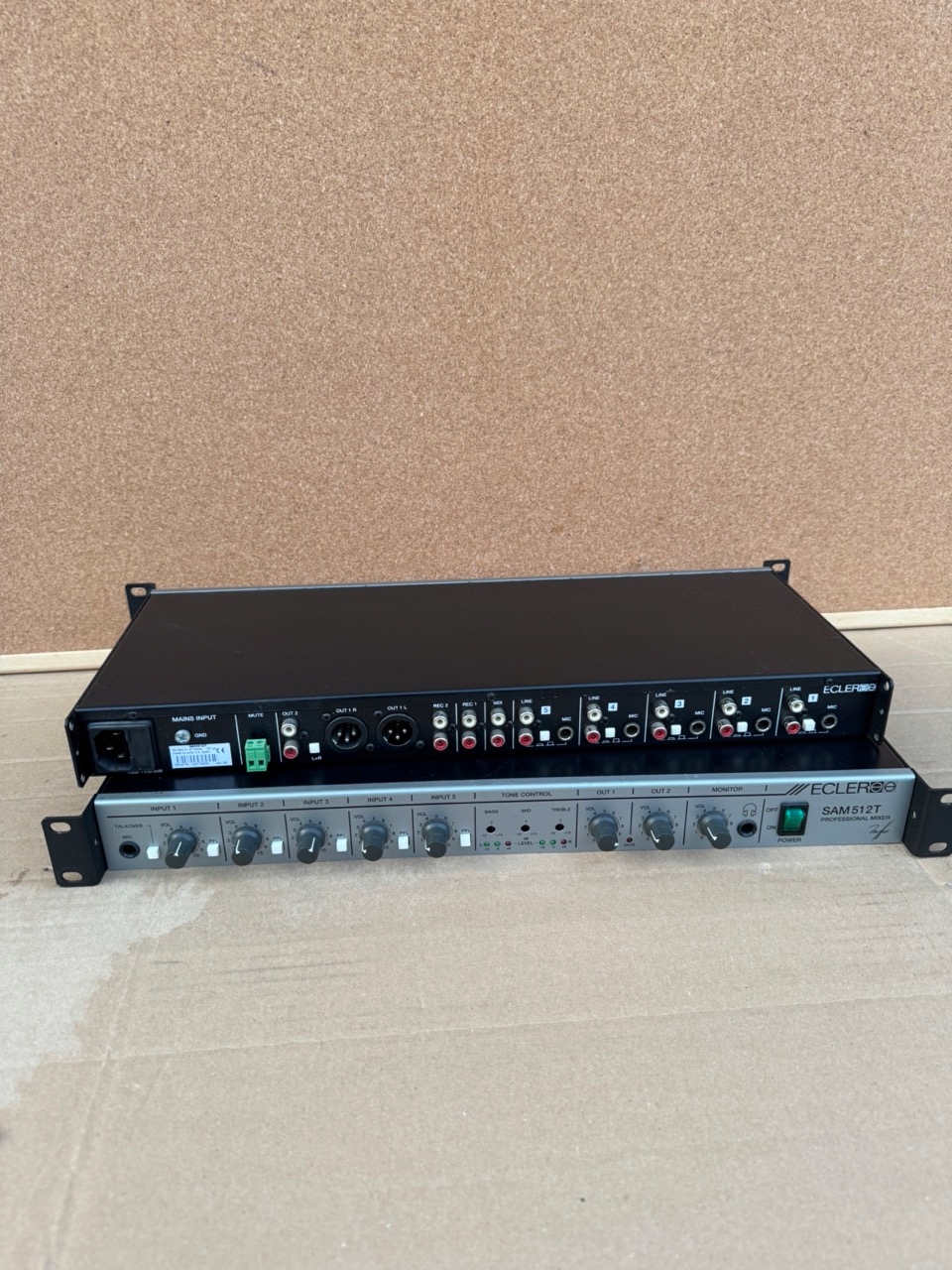 Mikser Fonesta MX 845 9 wejść 6 mono 3 stereo przedwzmacniacz audio PA Liczba kanałów 6