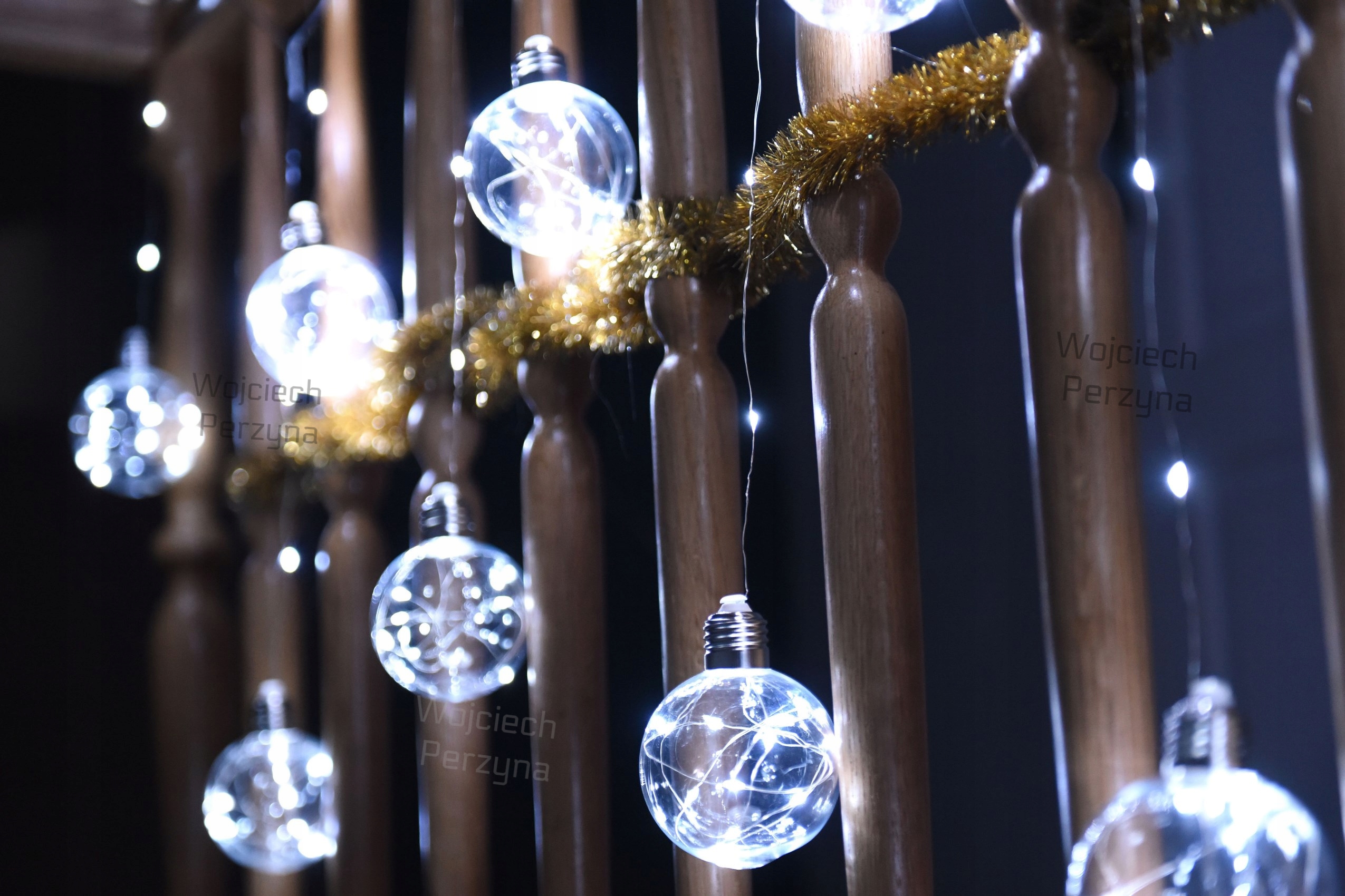 KURTYNA ŚWIETLNA KULKI LED GIRLANDA MIKOŁAJ BAŁWAN Motyw sople