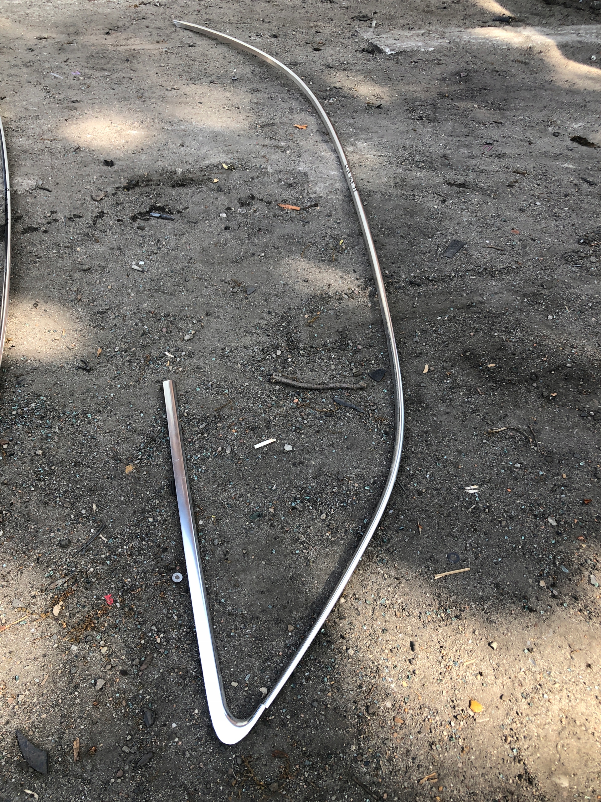 8K9853703 - Обшивка кузова A4 B8 Універсал лівий хром