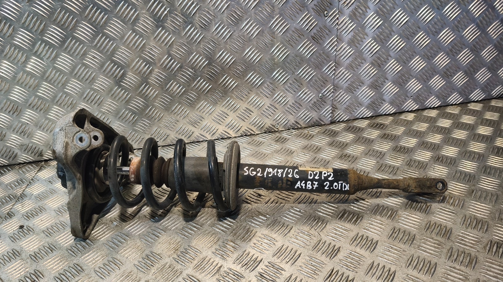 mcpherson ammortiseur droite avant AUDI A4 B7 2.0TDI