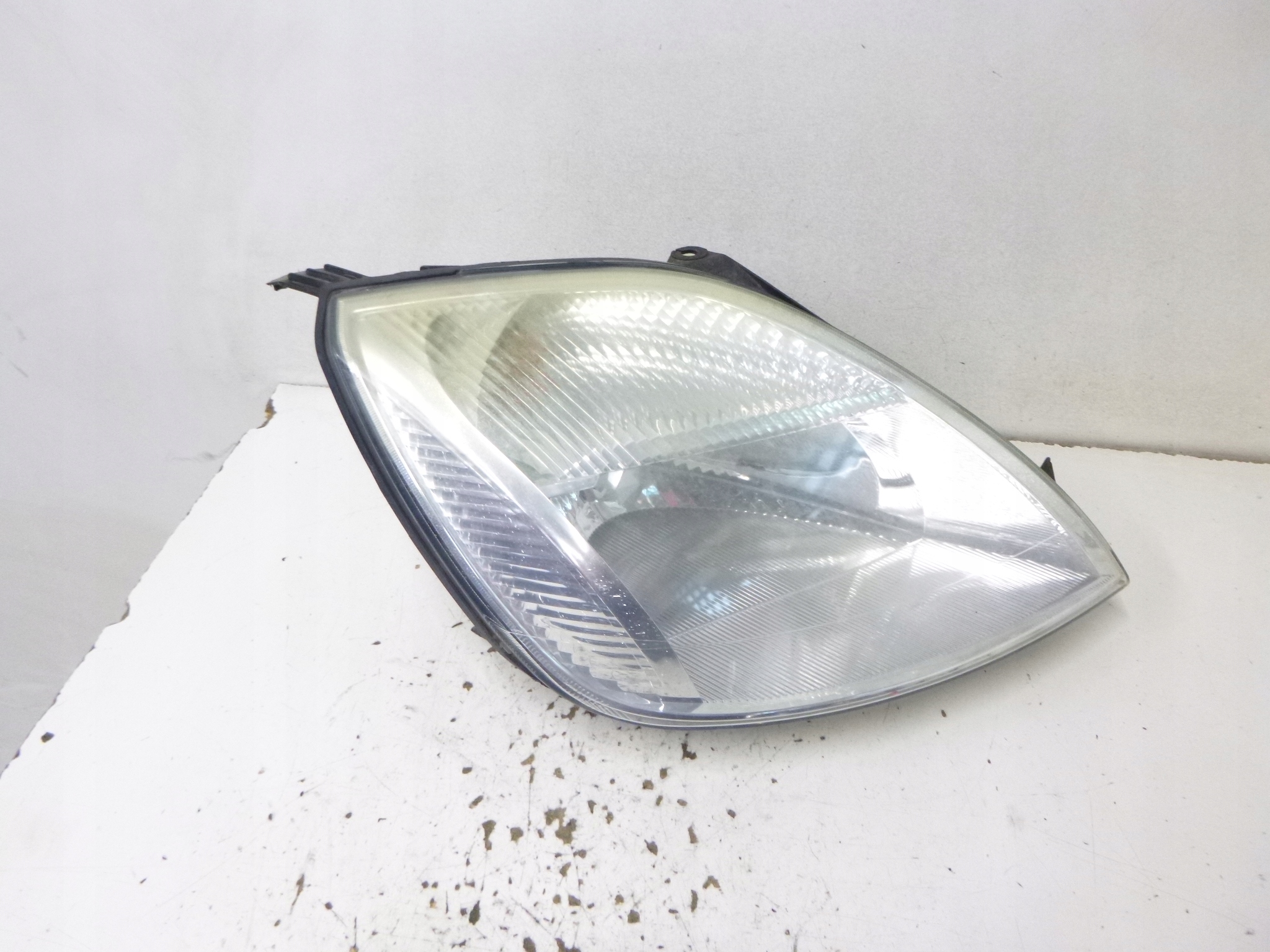 light front right Ford Fiesta V 2004r.