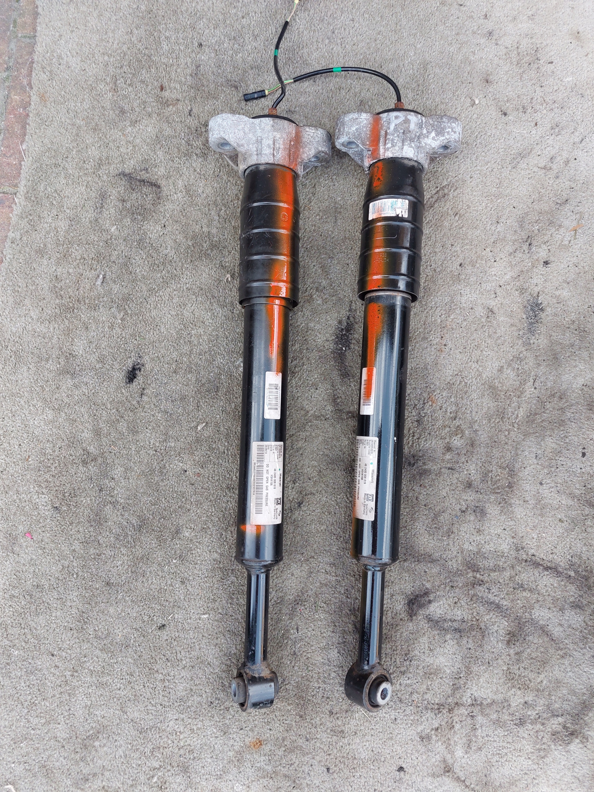 shock absorber rear part left right GHIBLI III 3.0B 14r