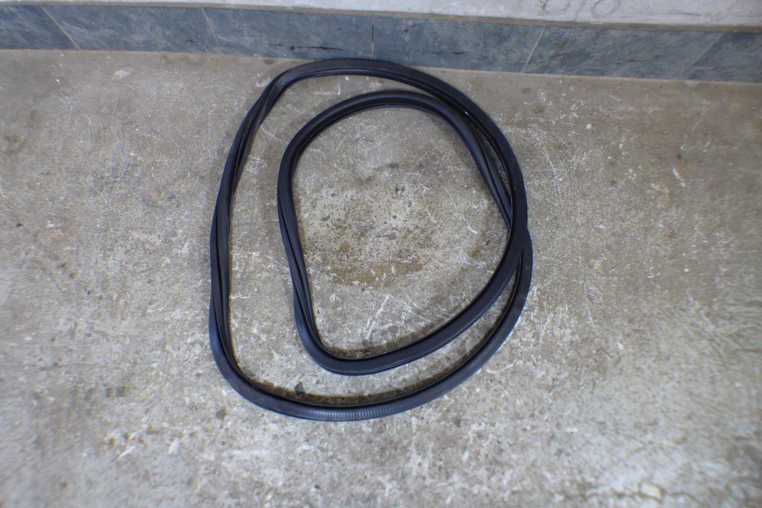 gasket door left right front 5C6867911F 5C6867912F VW JETTA 6 VI 5C