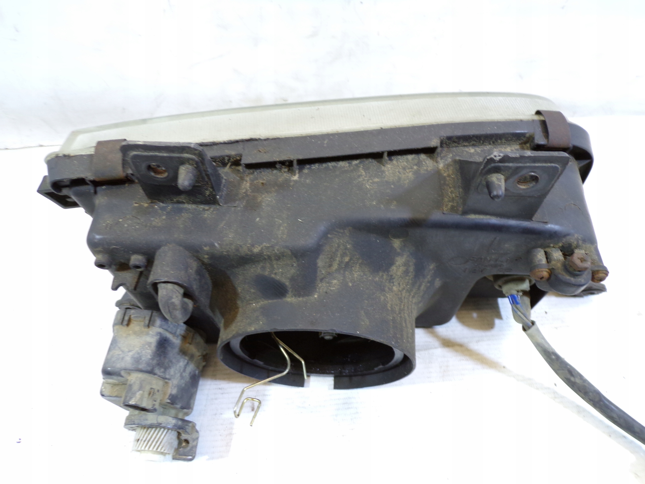 light front front left KIA SPORTAGE 1 and (1)