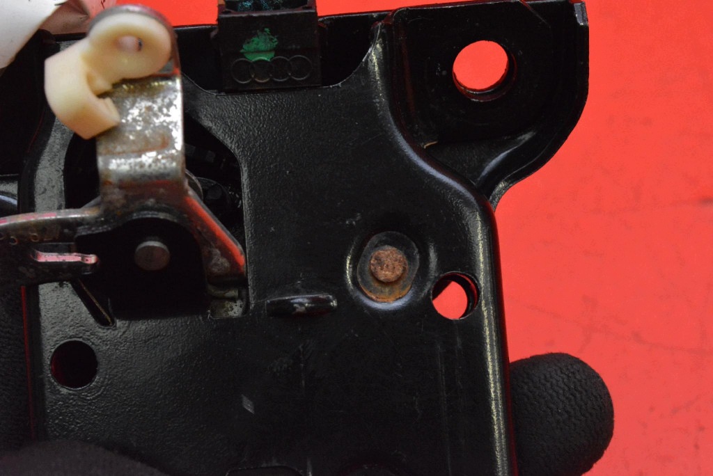 lock bonnet rear part boot AUDI A3 8P 3D 03-05