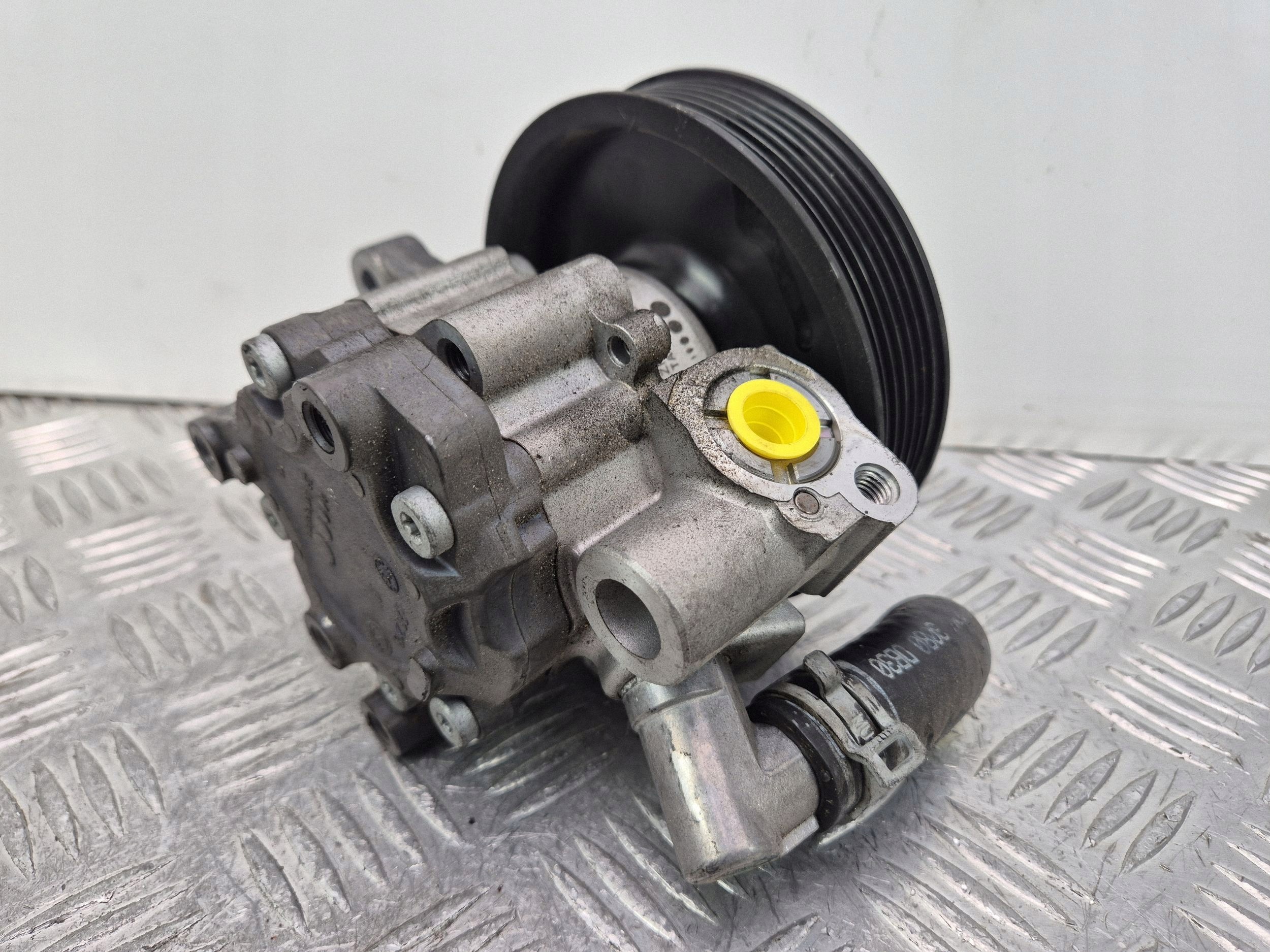 Mercedes C250 CGI W204 Pompa servosterzo A0064663601