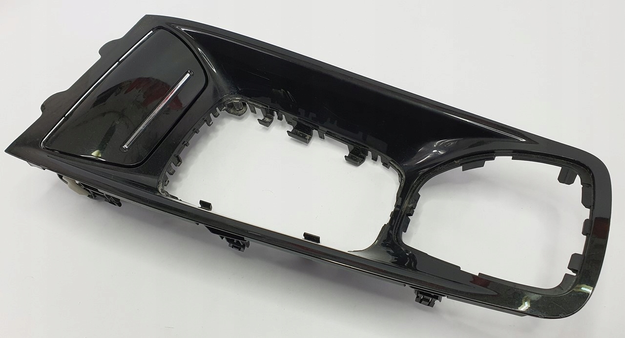 RAMKA OSŁONA ZMIANY BIEGÓW CITROEN C5 III X7 Producent części Citroen OE