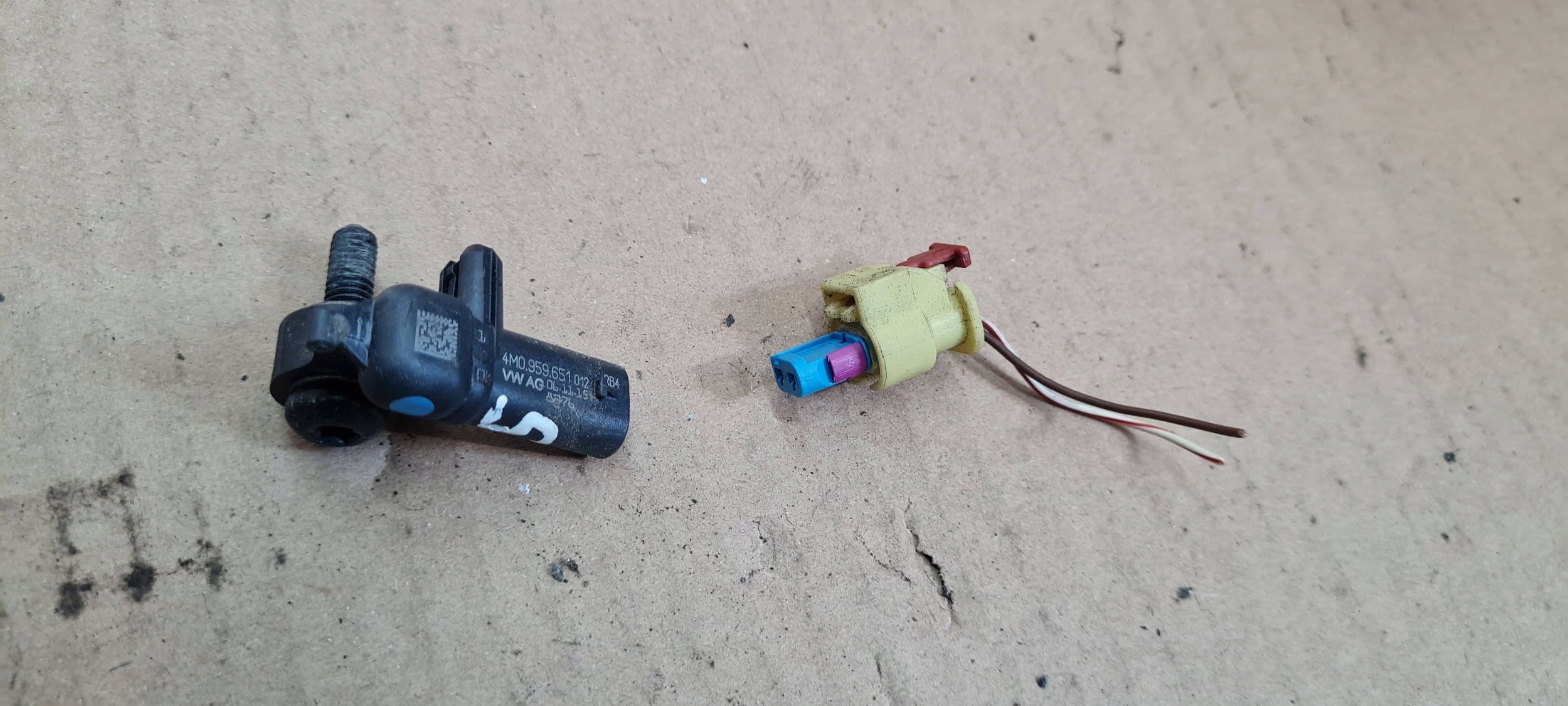 A4 B9 8W Beschleunigungssensor Crashsensor Connector Contact 4M0959651 A5 8W Q7 4M Q5 80A