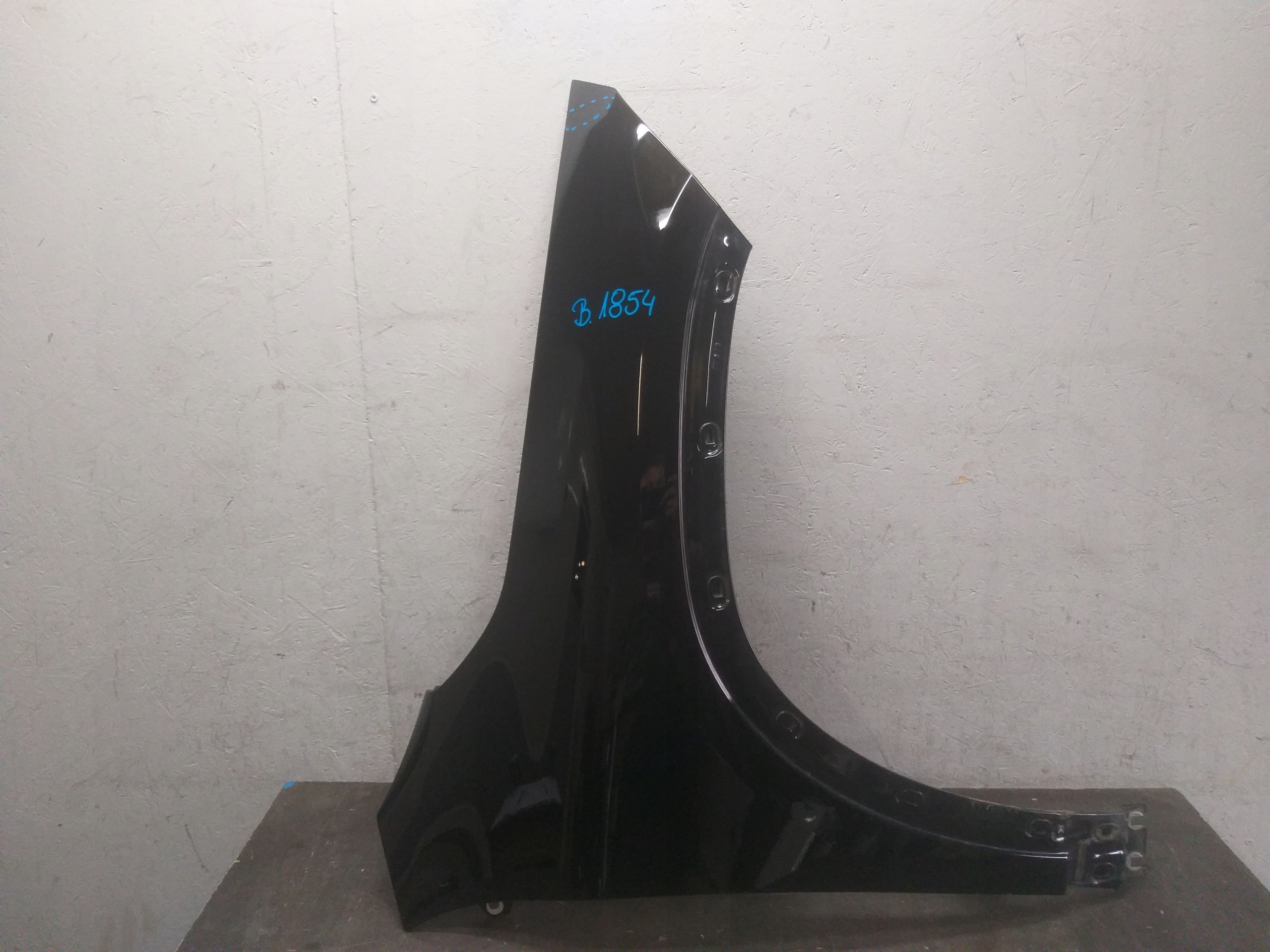 fender front right MERCEDES GLA W247