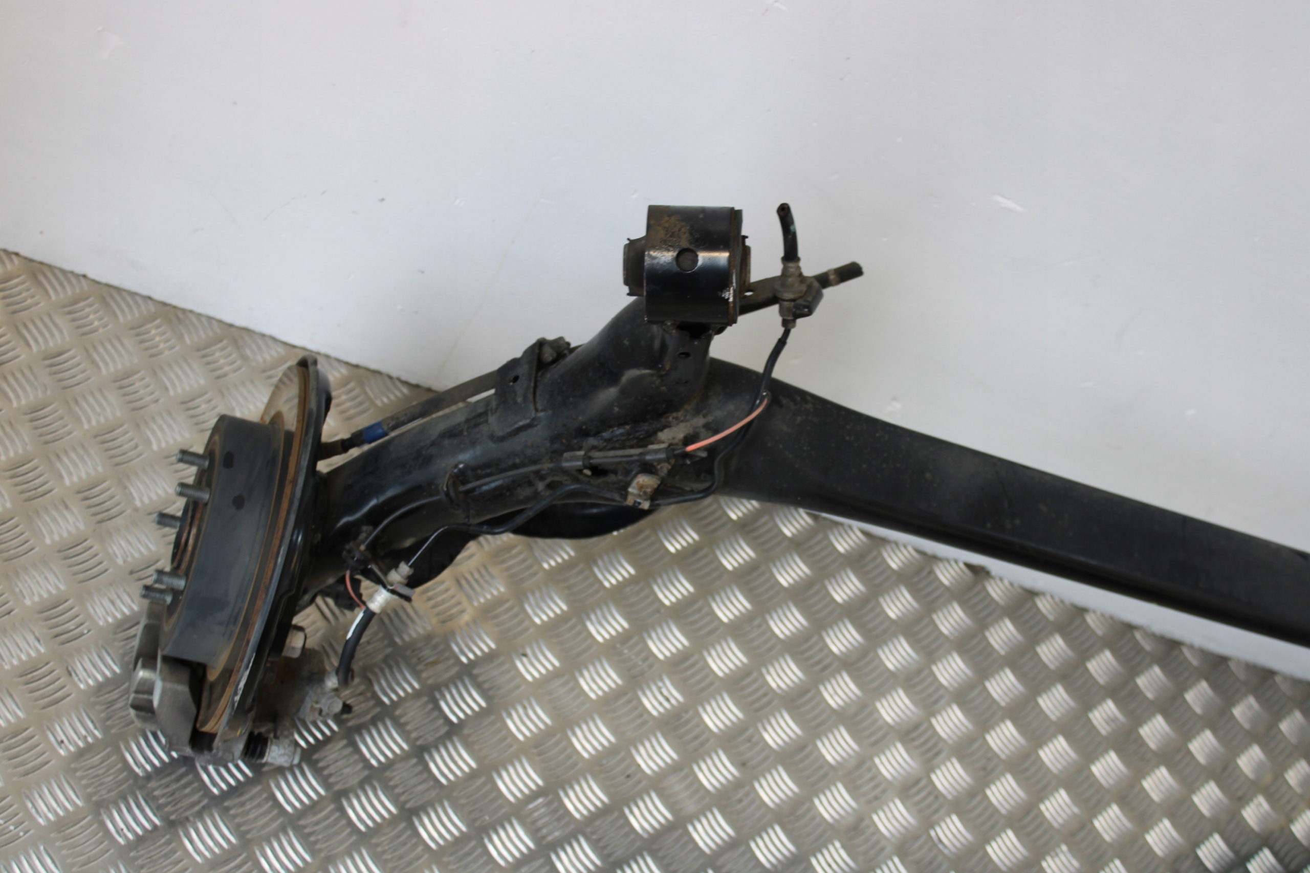 axis OSKA sususpension rear part sider TOYOTA PRIUS + plus LIFT