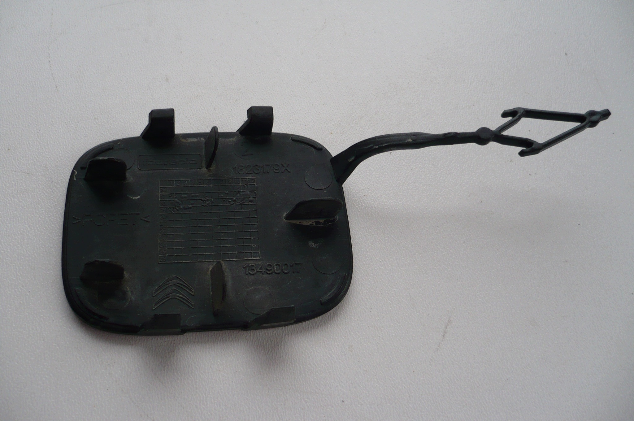 CITROEN C3 AIRCROSS 2017-20 towing hook cap bumper front