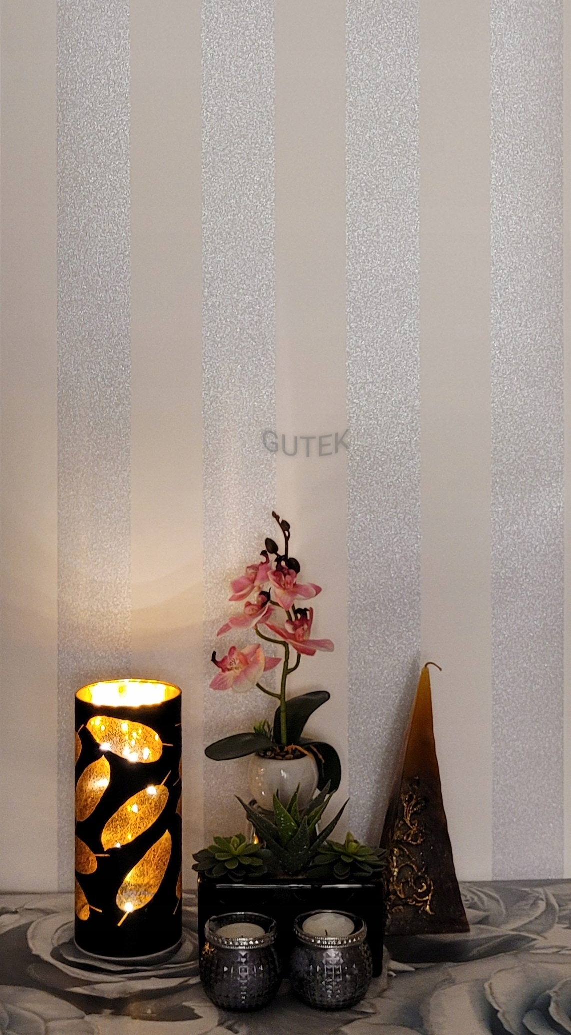 Tapeta ścienna srebrno białe pasy 13700-30 Marka P&S