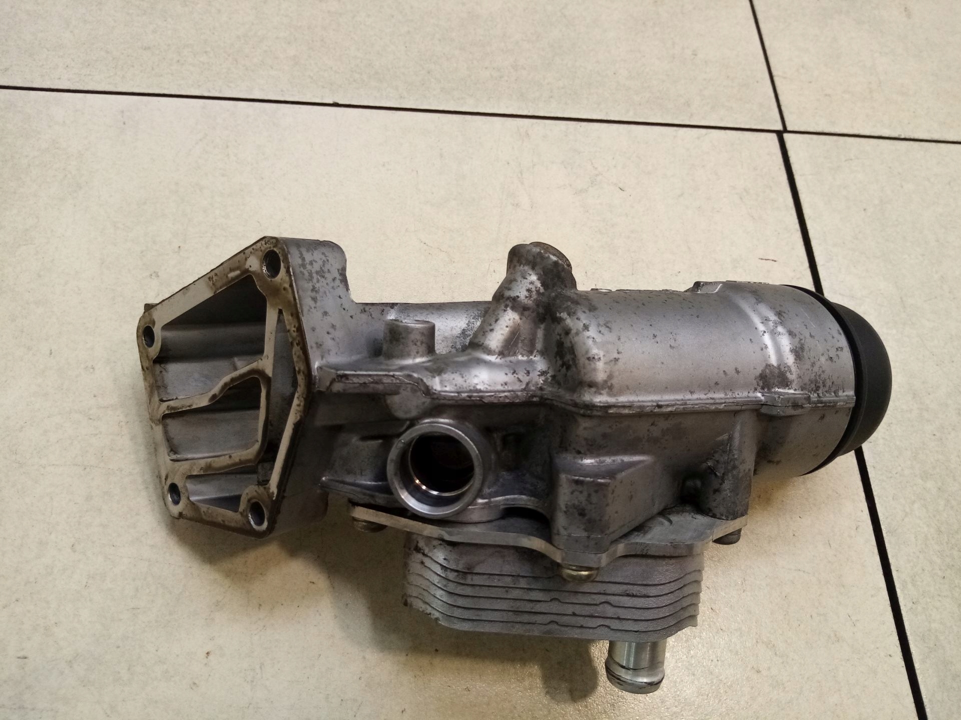 Основание масляного фильтра MERCEDES W168 1.7 CDI