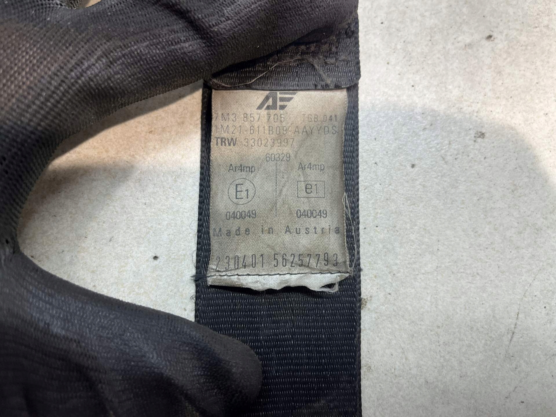 tension belt safety left front GALAXY 1.9 TDI FL 7M3857705