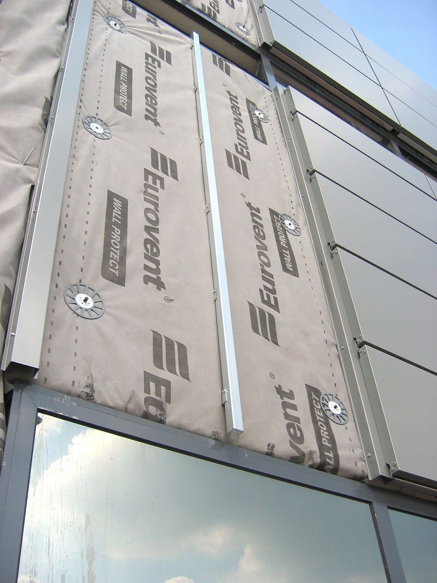 FOLIA WIATROIZOLACJA MEMBRANA WIATROIZOLACYJNA Z TAŚMĄ WALL PROTECT SK2 100 Grubość 0.5 mm