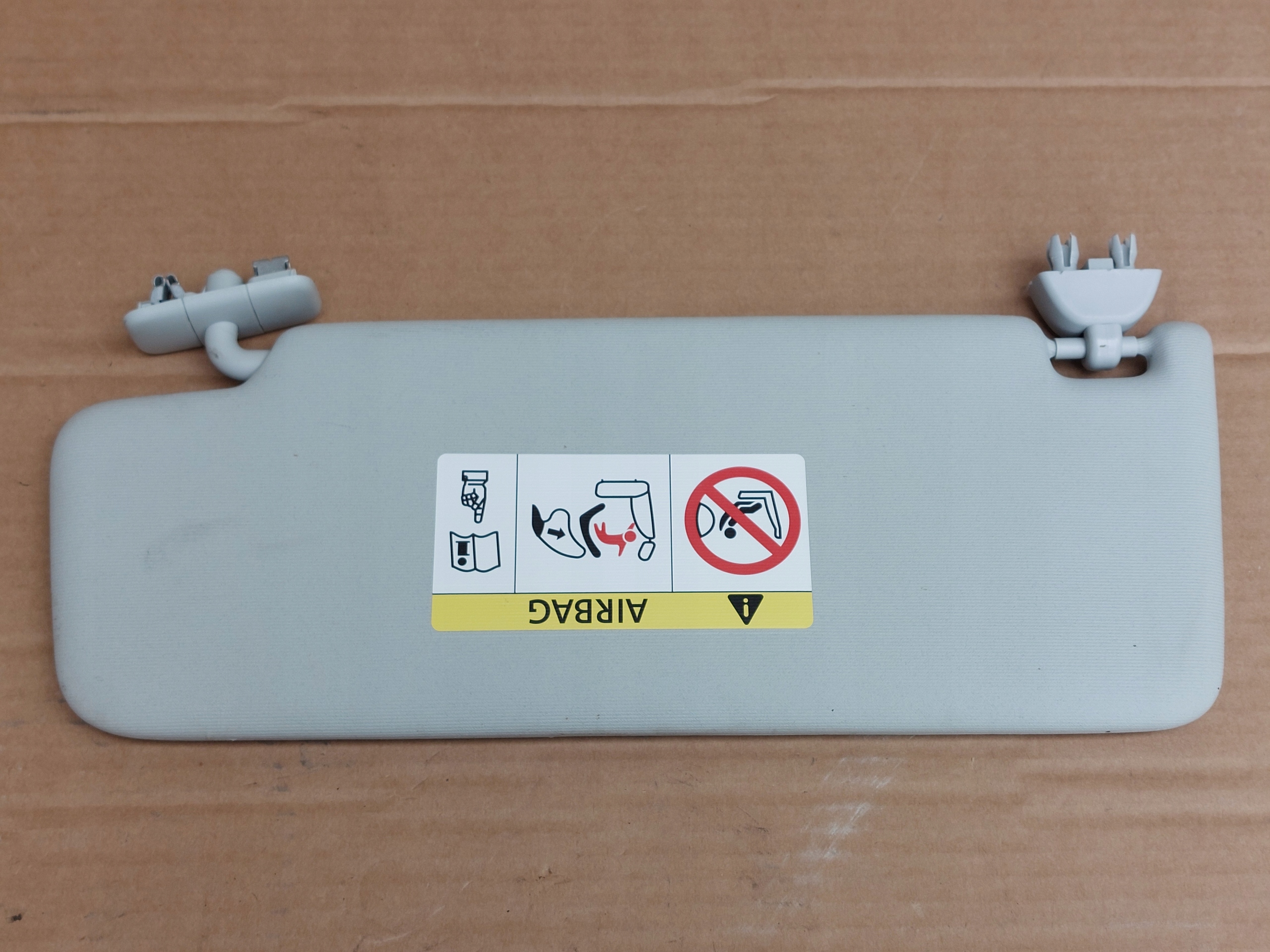 SEAT LEON III VW GOLF VII OSŁONA PRZECIWSŁONECZNA PRAWA 5F0857552CK