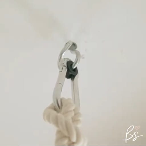 BABYSTEPS Huśtawka domowa Velvet Swing Miś Beige + pasy Waga dziecka 3 - 20 kg