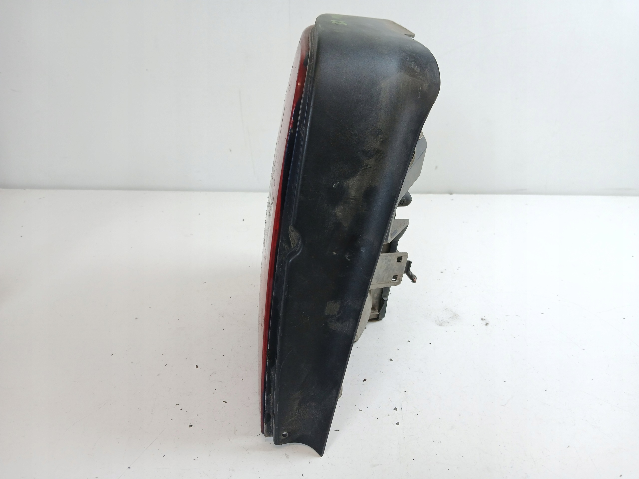 VW TOURAN and light left rear part
