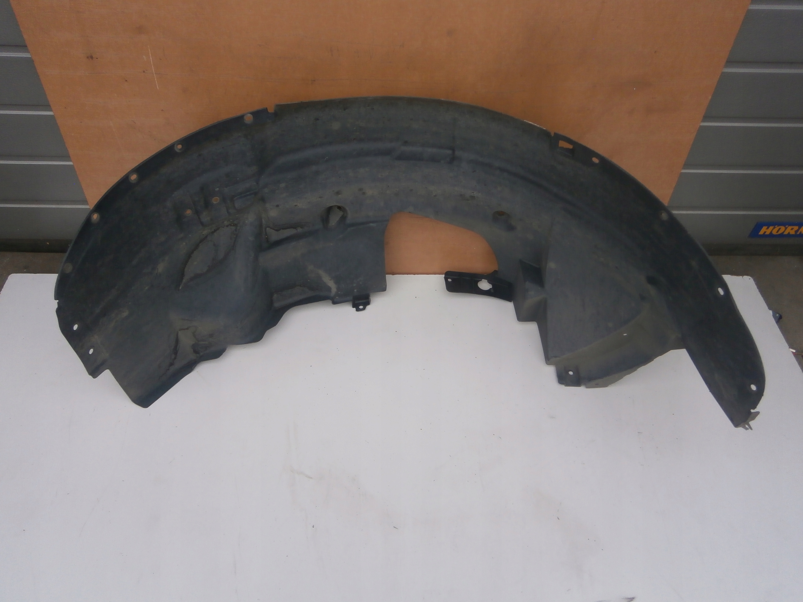 FORD RANGER V подкрылки правый передний LB3B-4116A562-A