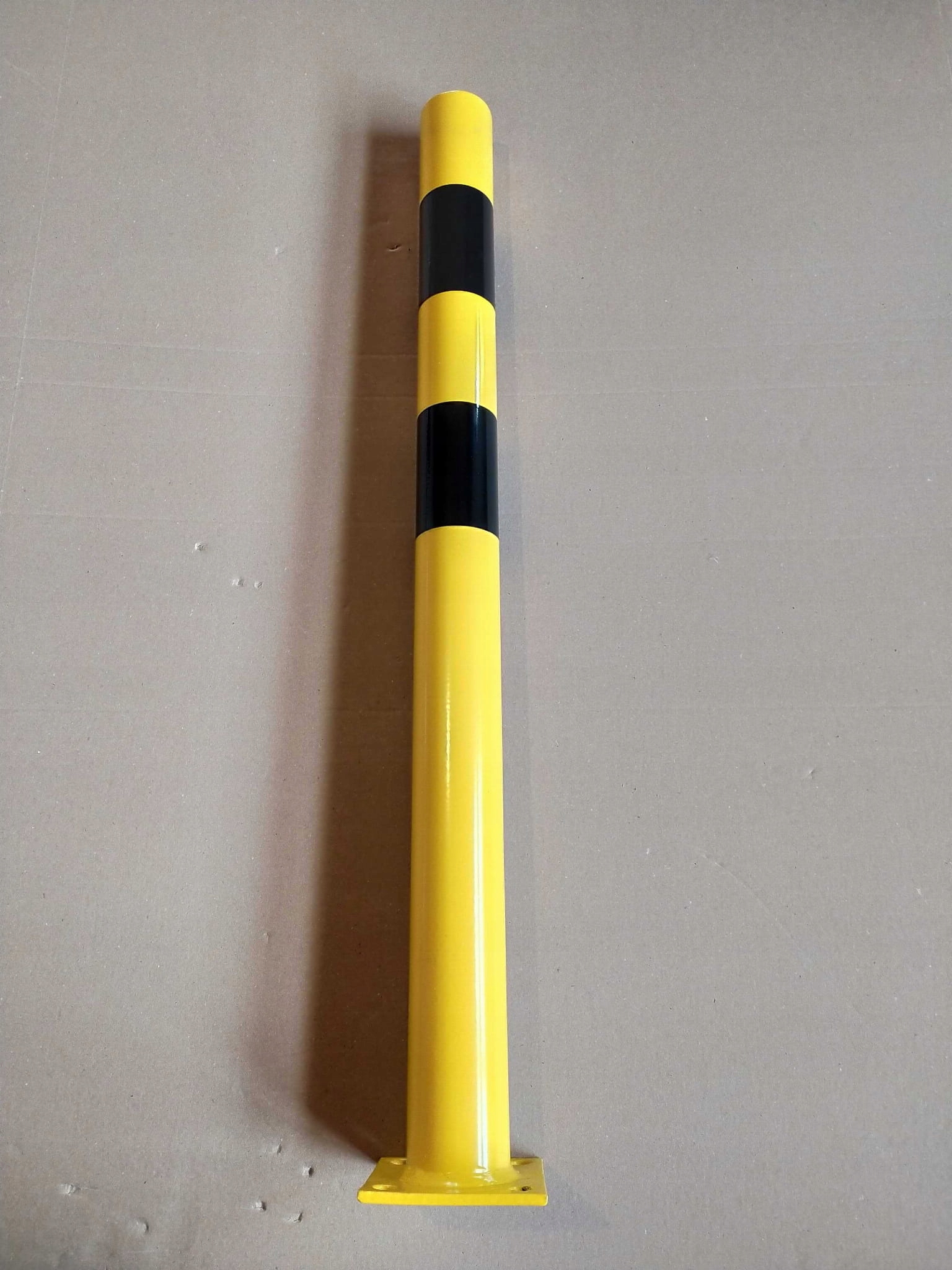 Słupek metalowy drogowy parkingowy blokujący 80cm EAN (GTIN) 5905155700575