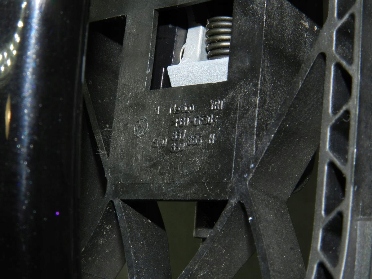 VW JETTA 5C KLAMKA PRAWA PRZÓD KESSY Producent części Volkswagen OE