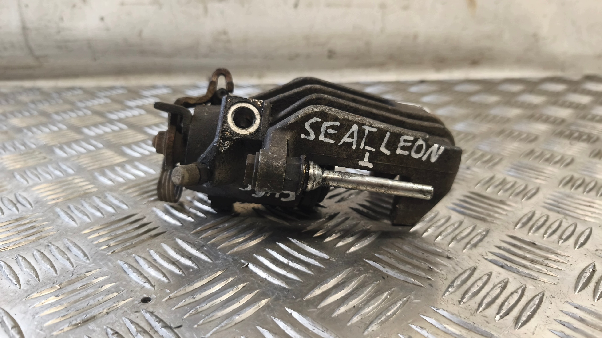 caliper brake left rear part SEAT LEON and 1999r 1.6B
