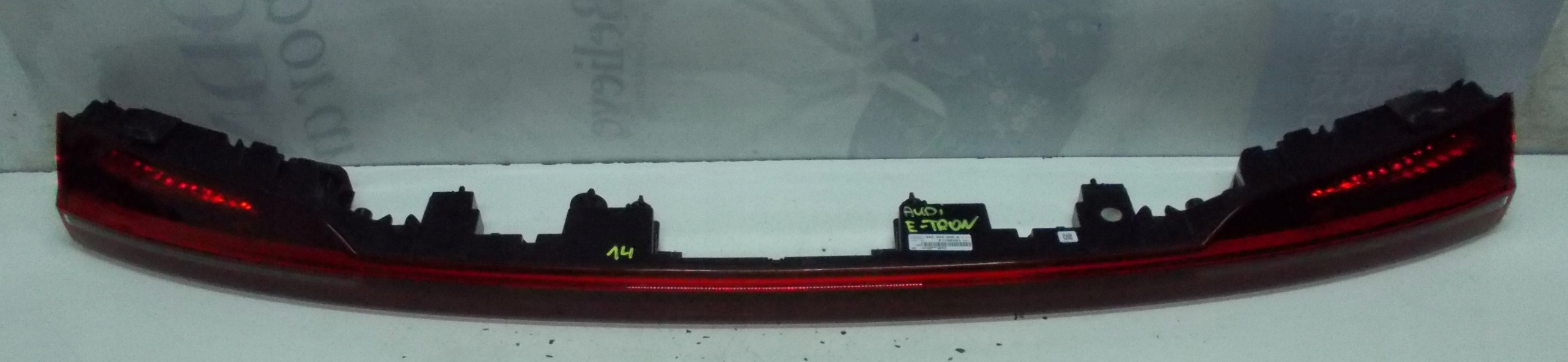 ОБМЕЖУВАЧ ДВЕРІ ПРАВИЙ ПЕРЕД AUDI A6 C7g0837249